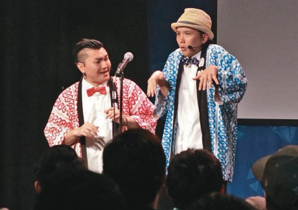 漫才是2人一組的搞笑表演,由三木奮(右)和太田拓郎組成的「漫才少爺」便由三木負責裝傻的工作,太田扮演吐槽的角色。(風尚精選提供)