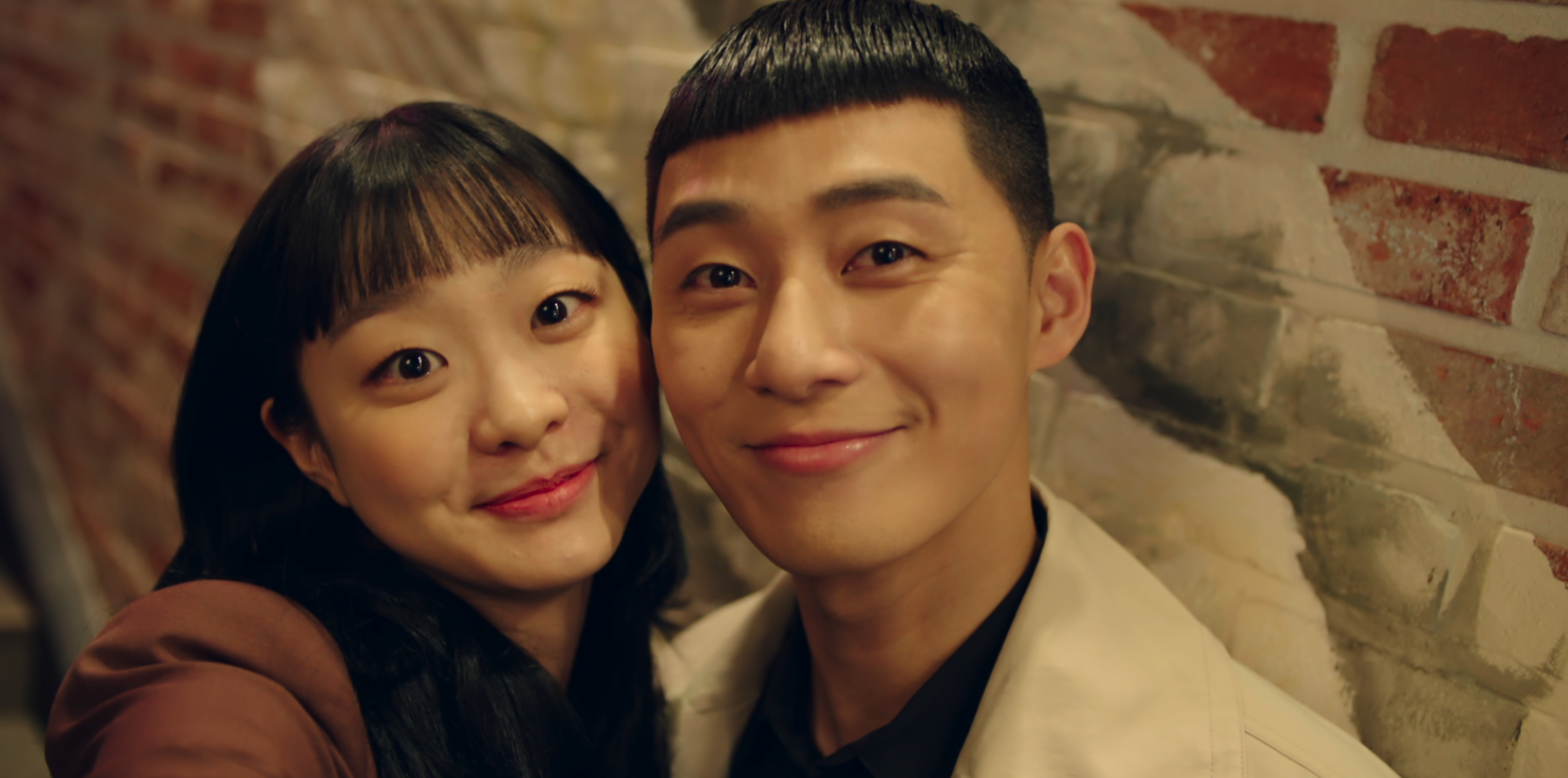 朴敘俊與金多美主演《梨泰院Class》，忠實還原漫畫角色外型贏得讚賞。（Netflix提供）