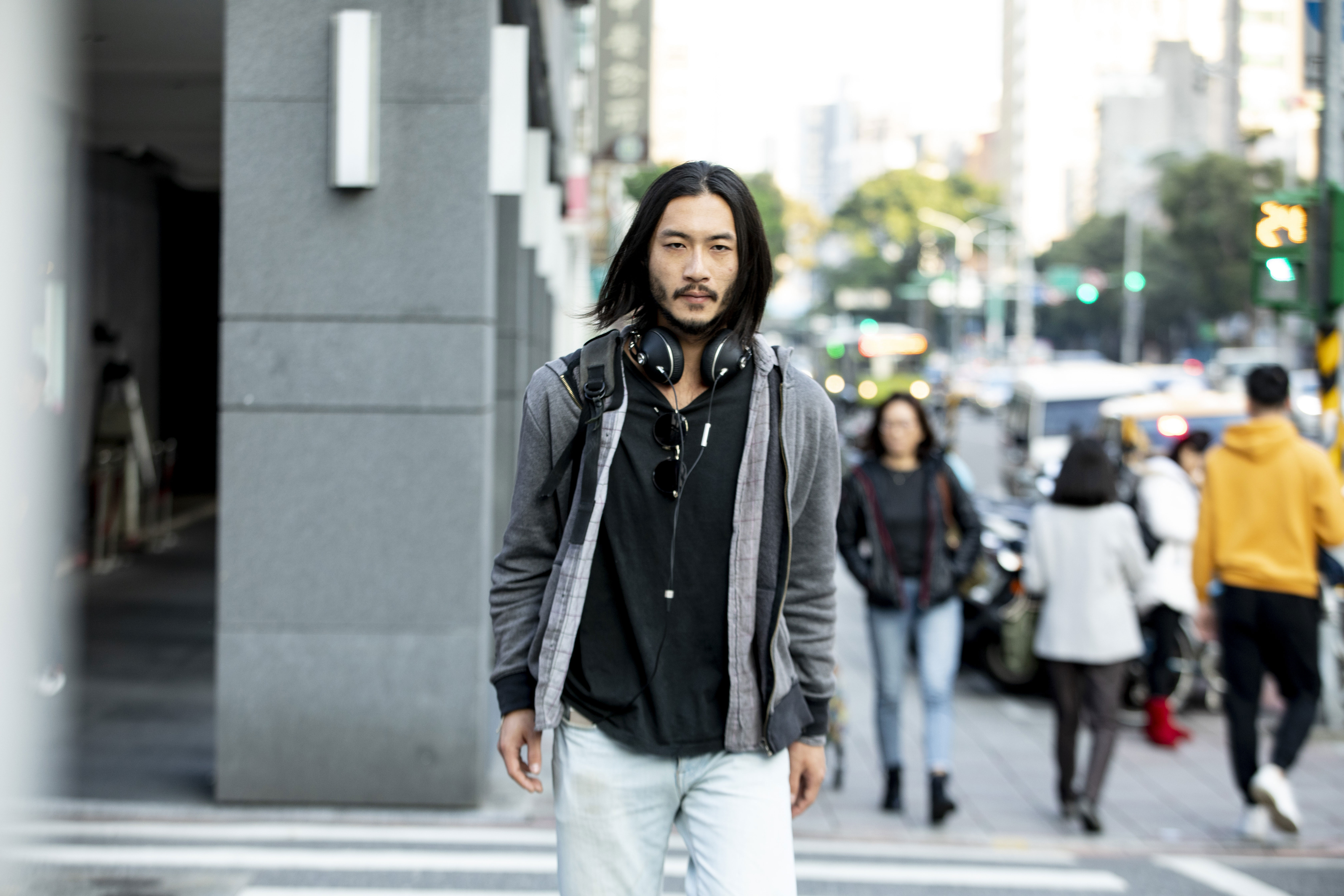 莊奕凡自承在案發後，一度認為街上的人都對他有敵意，之後才反省可能是自己的打扮所致。