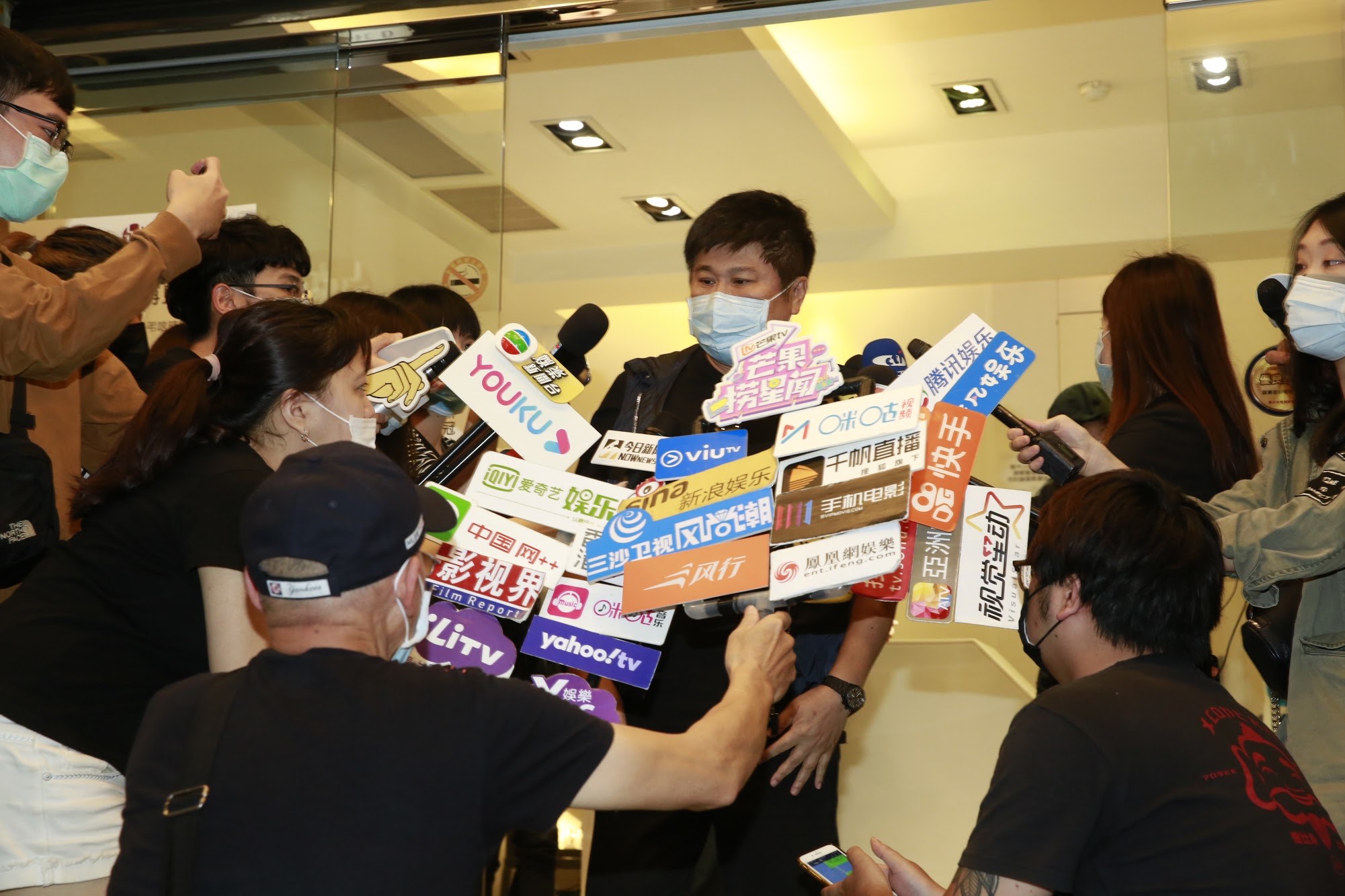 胡瓜透露傷心過度的辛龍，現在連抱抱女兒的勇氣也沒有。