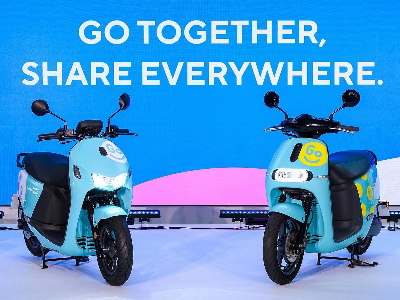 Gogoro DOTS 定點借還服務 (右) 將於 4 月 1 日在新北青春山海線全球首發;「Gogoro 隨借隨還」服務攜手 Powered by Gogoro Network 智慧電動車聯盟成員 —— 宏佳騰智慧電車,將於今年第二季度登場台南。