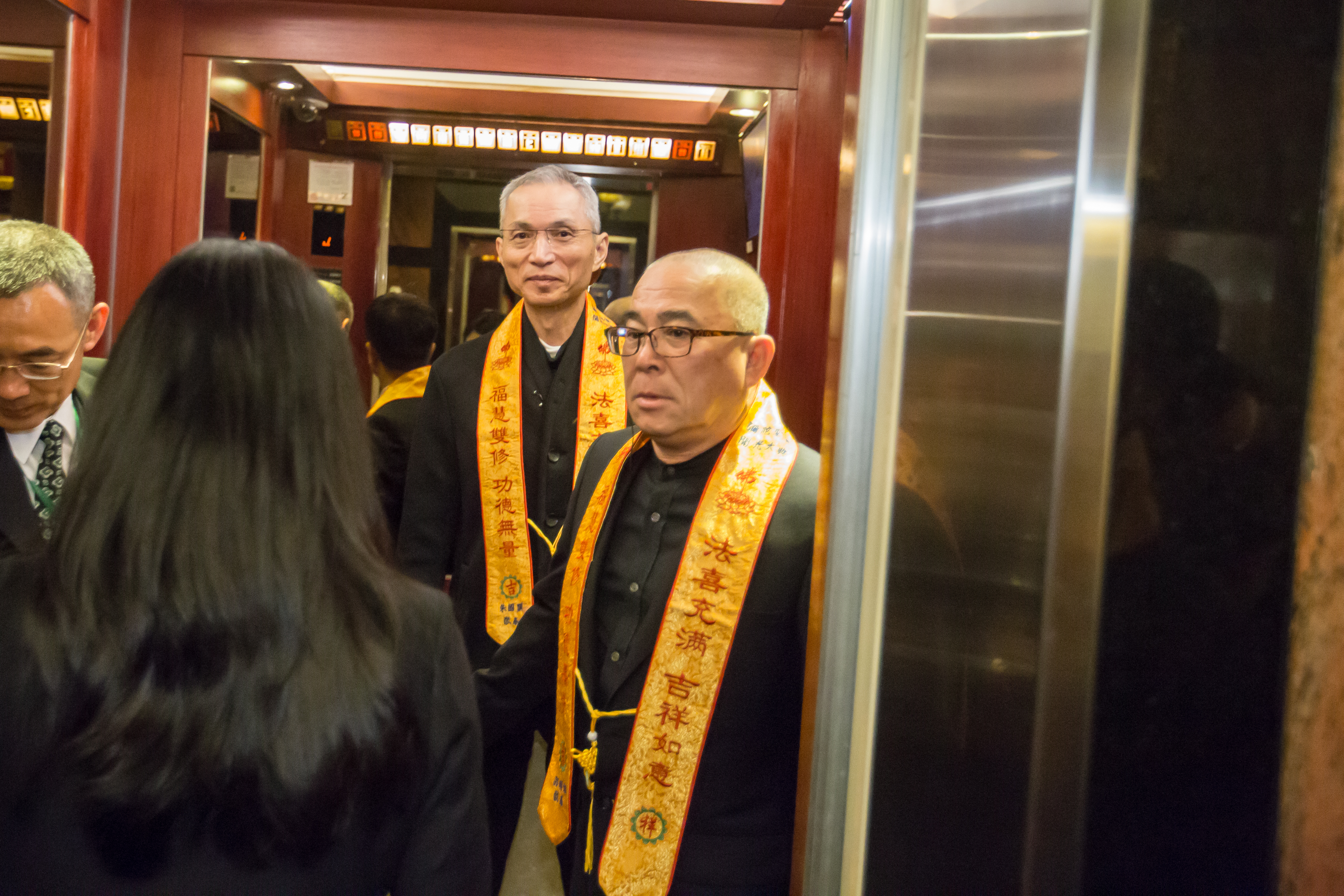 龍邦幕後老闆、國寶集團總裁朱國榮對泰山當權派心生不滿，想要搶下泰山經營權。