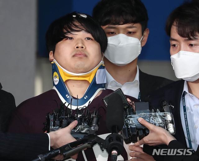 「博士」趙主賓被警方提出12項指控，原預定為他辯護的律師提出辭呈，無法為他辯護。（網路圖片）