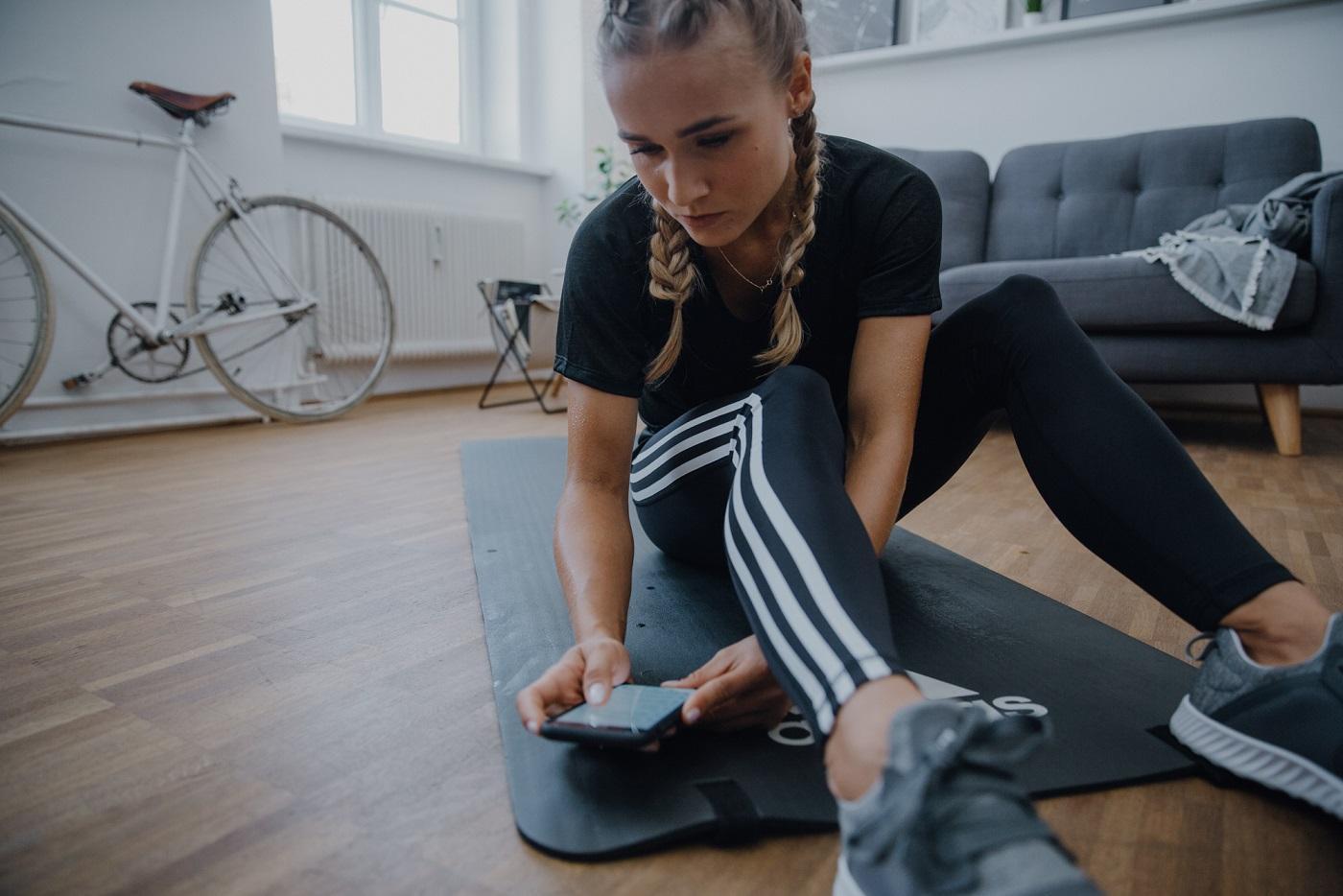 因應疫情,adidas推出 Training by Runtastic限時90天免費的高級會員體驗。(adidas提供)