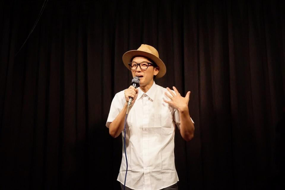 近年脫口秀在台灣頗受歡迎,三木也開始嘗試這方面的演出。(風尚精選提供)