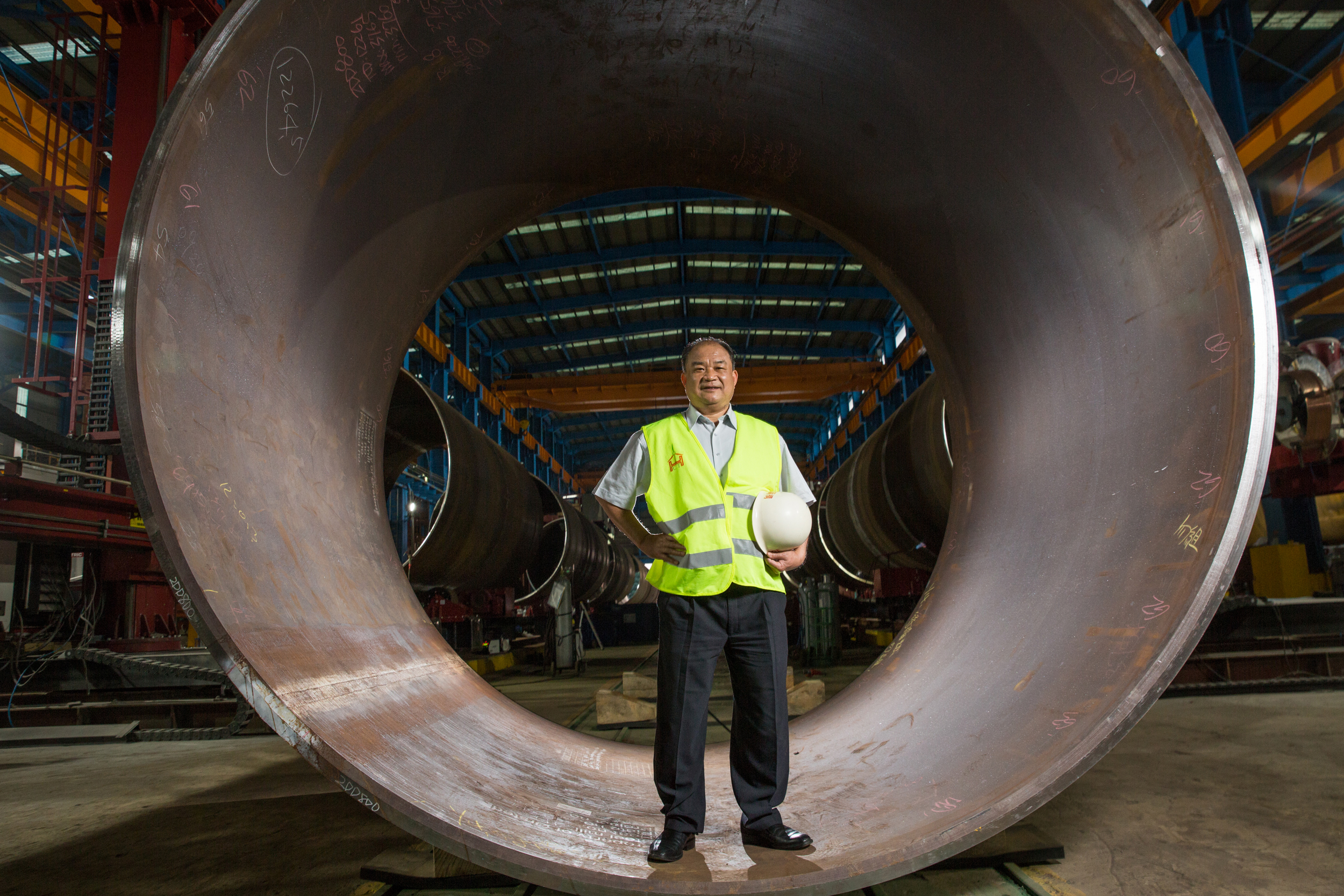 賴文祥自詡是台灣土狗，不懼戰、吃苦當吃補，從小鐵窗做到離岸風機的基樁與塔架。