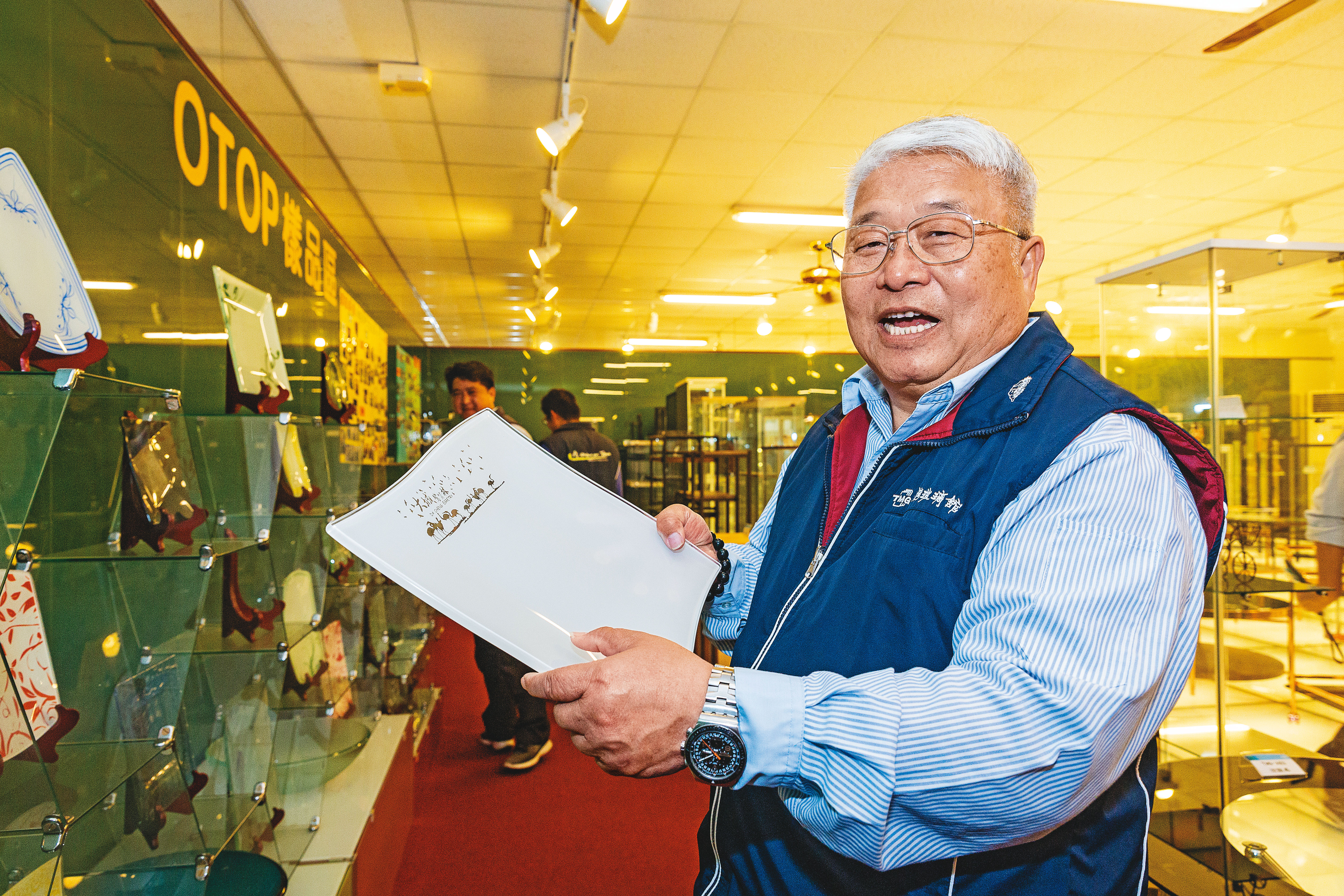 台明將的產品也接受客製化，可應客戶要求印製圖案在紀念盤上。