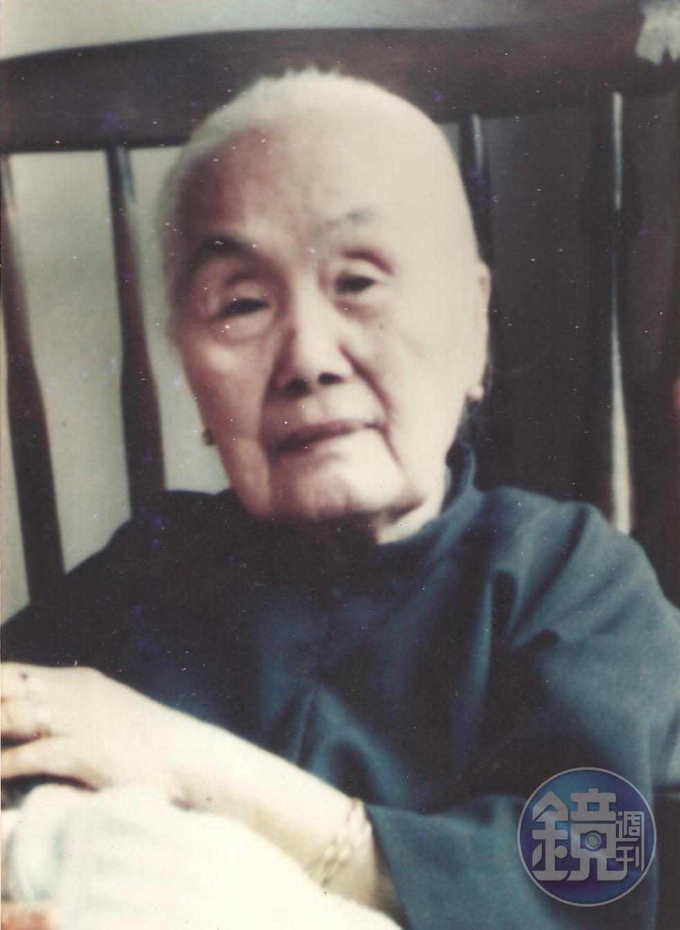 台明將創辦人林施(馬妥)治為了養活4個孩子,以製鏡起家,晚年還會到工廠親自煮員工餐。