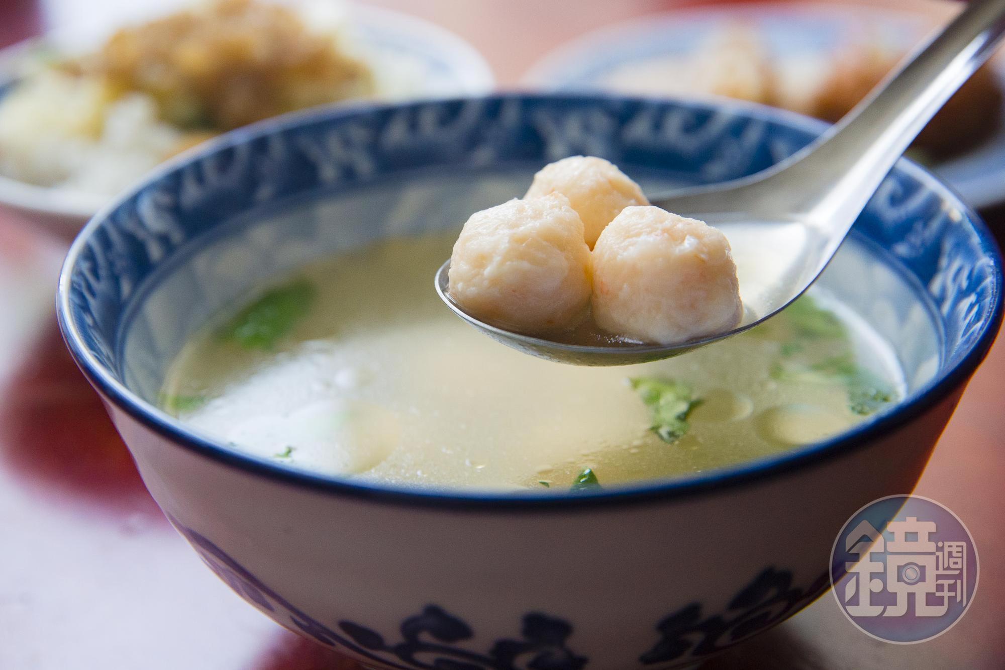 以草蝦製作的蝦丸湯,蝦味鮮濃。(50元/碗)
