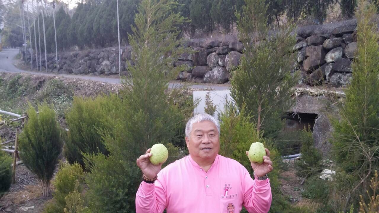 林肇睢買地買到被仲介拒絕往來，依然堅持他的保育路。（台明將提供）