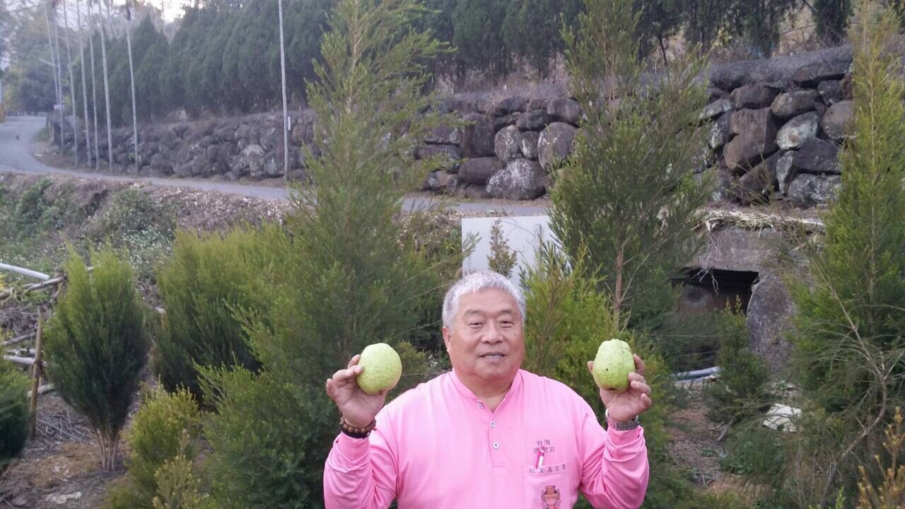 林肇睢買地買到被仲介拒絕往來，依然堅持他的保育路。（台明將提供）