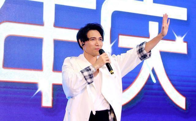 林宥嘉和蕭敬騰擔任導師的《聲林之王》,一直想網羅楊宗緯和2人合體,卻被賞了閉門羹。(翻攝自楊宗緯臉書)
