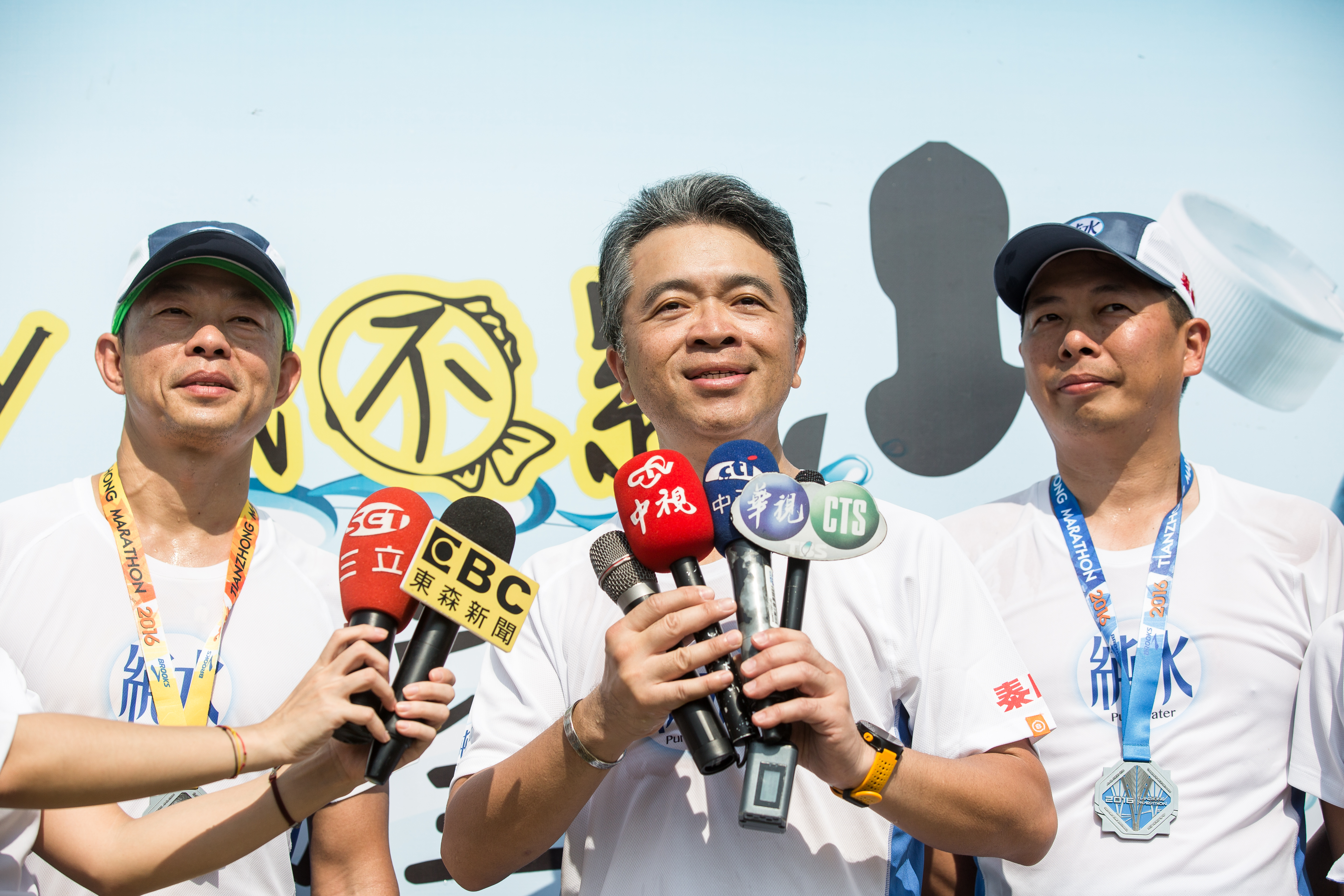 詹逸宏（中）、詹景超（左）和詹晉嘉（右）過去聯合拉下前董事長，未料3人後來關係決裂。