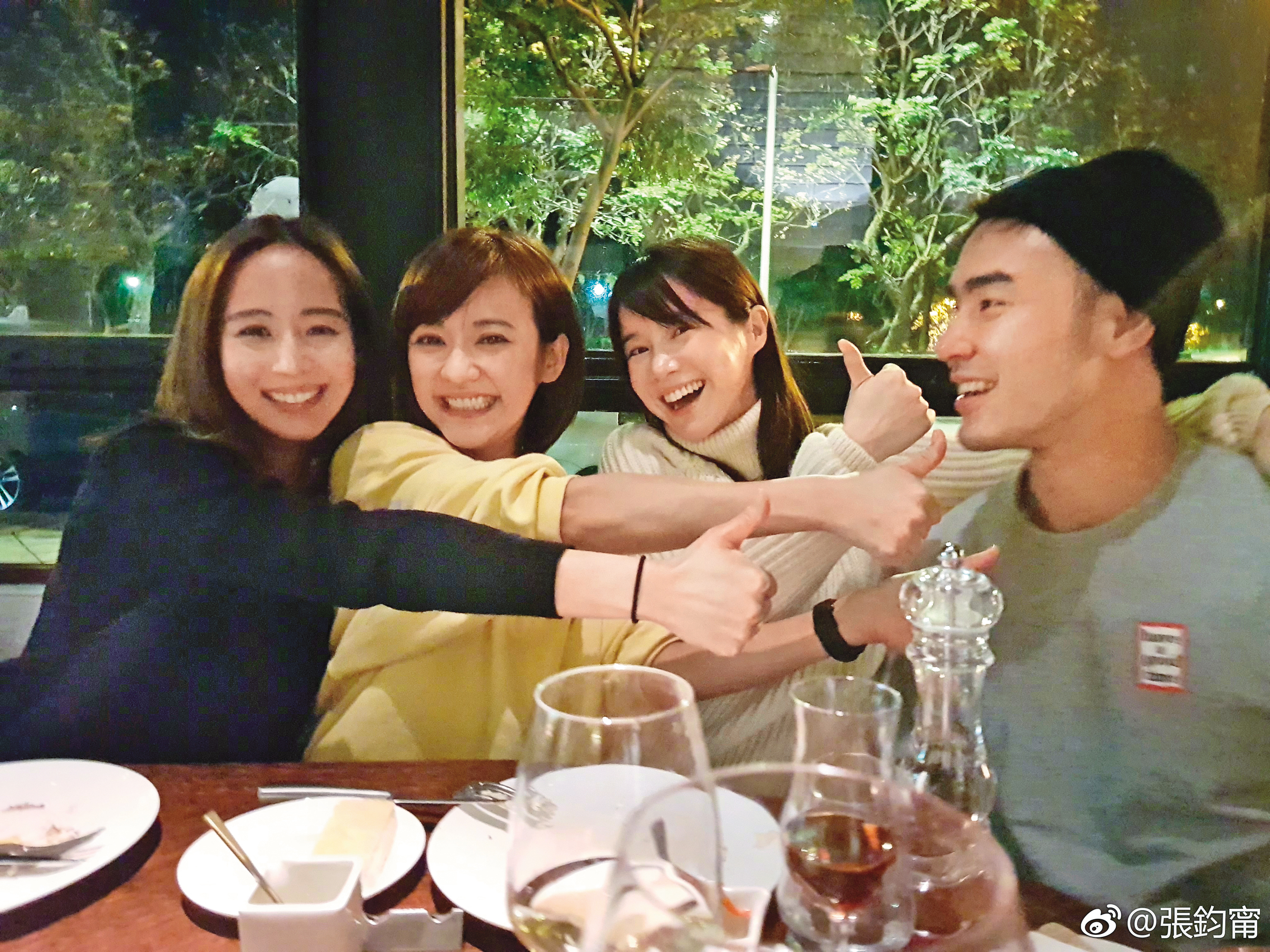 張鈞甯（左起）與陳意涵曾扮紅娘，積極撮合李佳穎和阮經天。（翻攝自李佳穎IG）