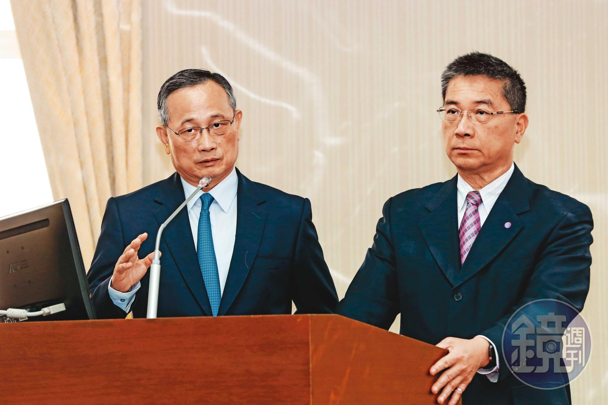 內政部長徐國勇創下史上首例,以涉嫌偽造文書罪為由,將警政署長陳家欽函送台北地檢署偵辦,卻因程序不完備遭到退回。