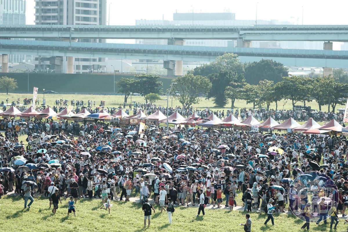 面對疫情擴大，《Pokemon GO》將推出「在家打團體戰」功能，實體活動也會有全新的參與模式。圖為去年在新北大都會公園登場的Safari Zone。（鄒保祥攝影）