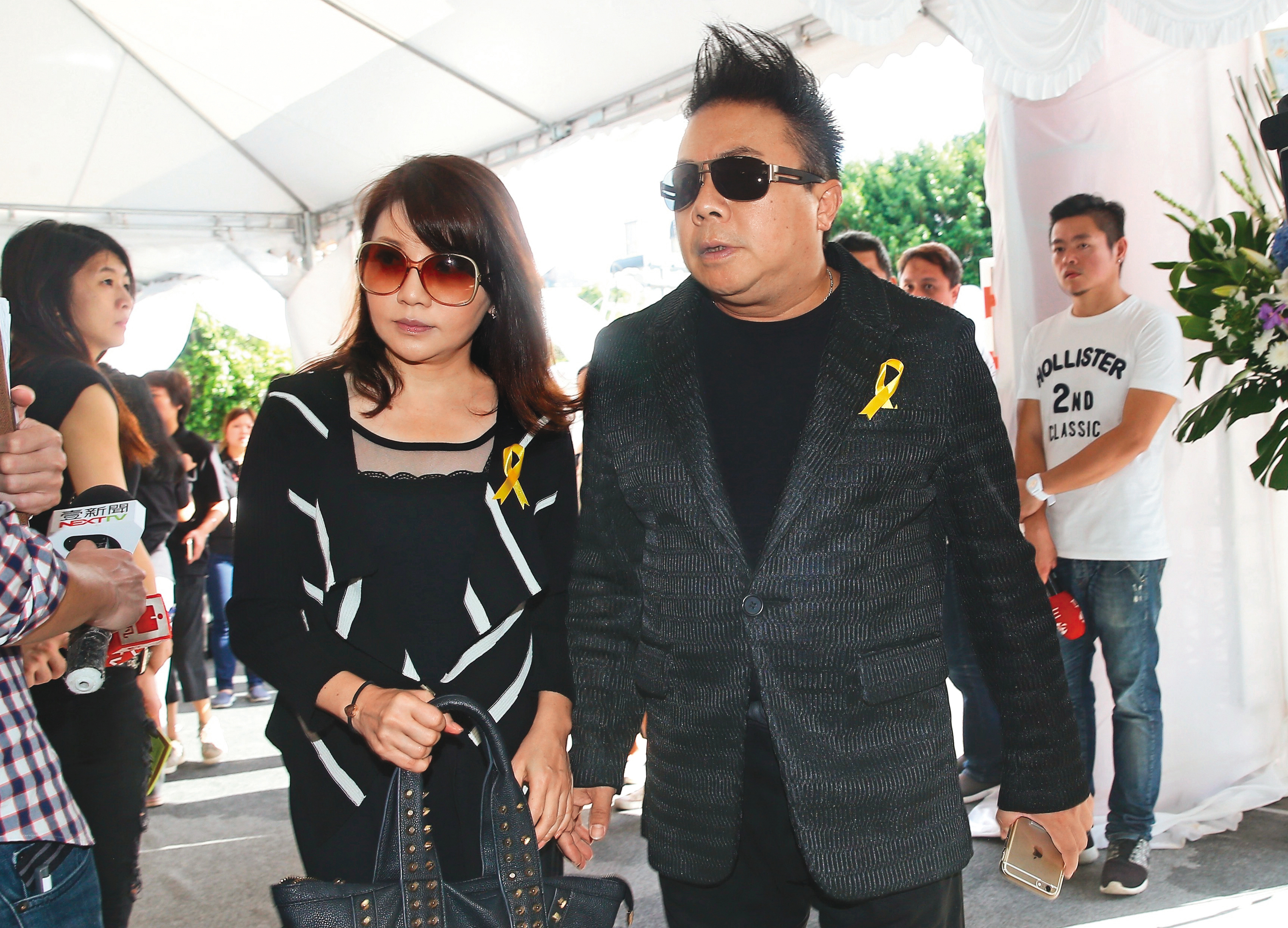 雖然董至成覺得老婆手上擁有的財產都是他的血汗錢，但慘遭打臉，一來老婆家境不錯，二來老婆也有陣子在外工作，並且收入不錯。（東方IC）