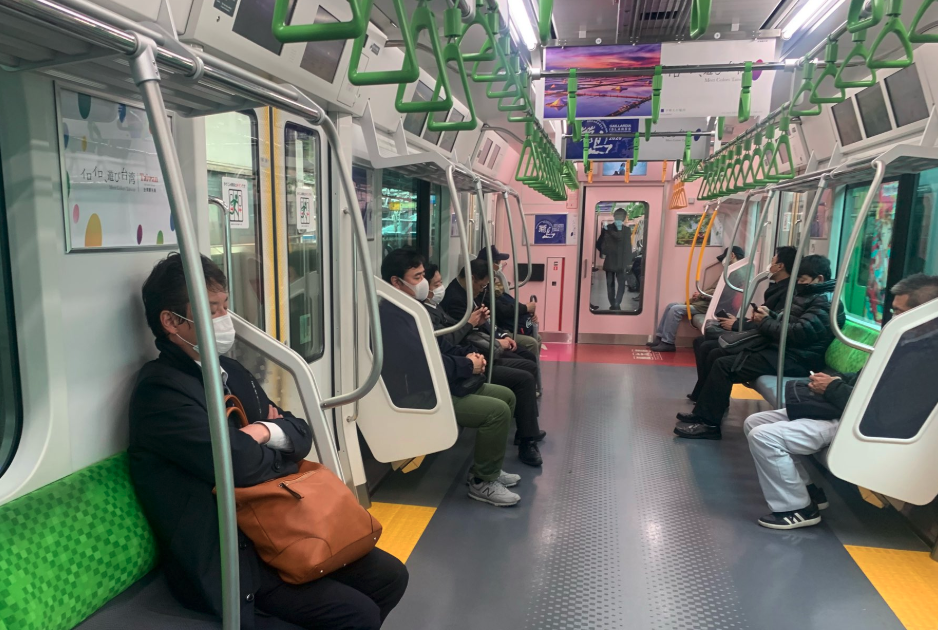 日本外務省今宣布調高49國的旅遊疫情警示，台灣也入列。（翻攝自CCTV ASIA推特）