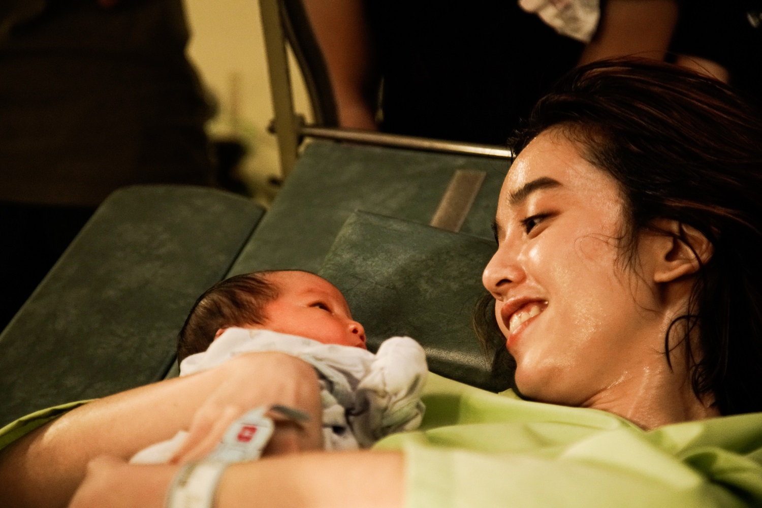 陳庭妮在《76号恐怖書店-計程車》劇中逼真演出生產橋段。（七十六号原子提供）