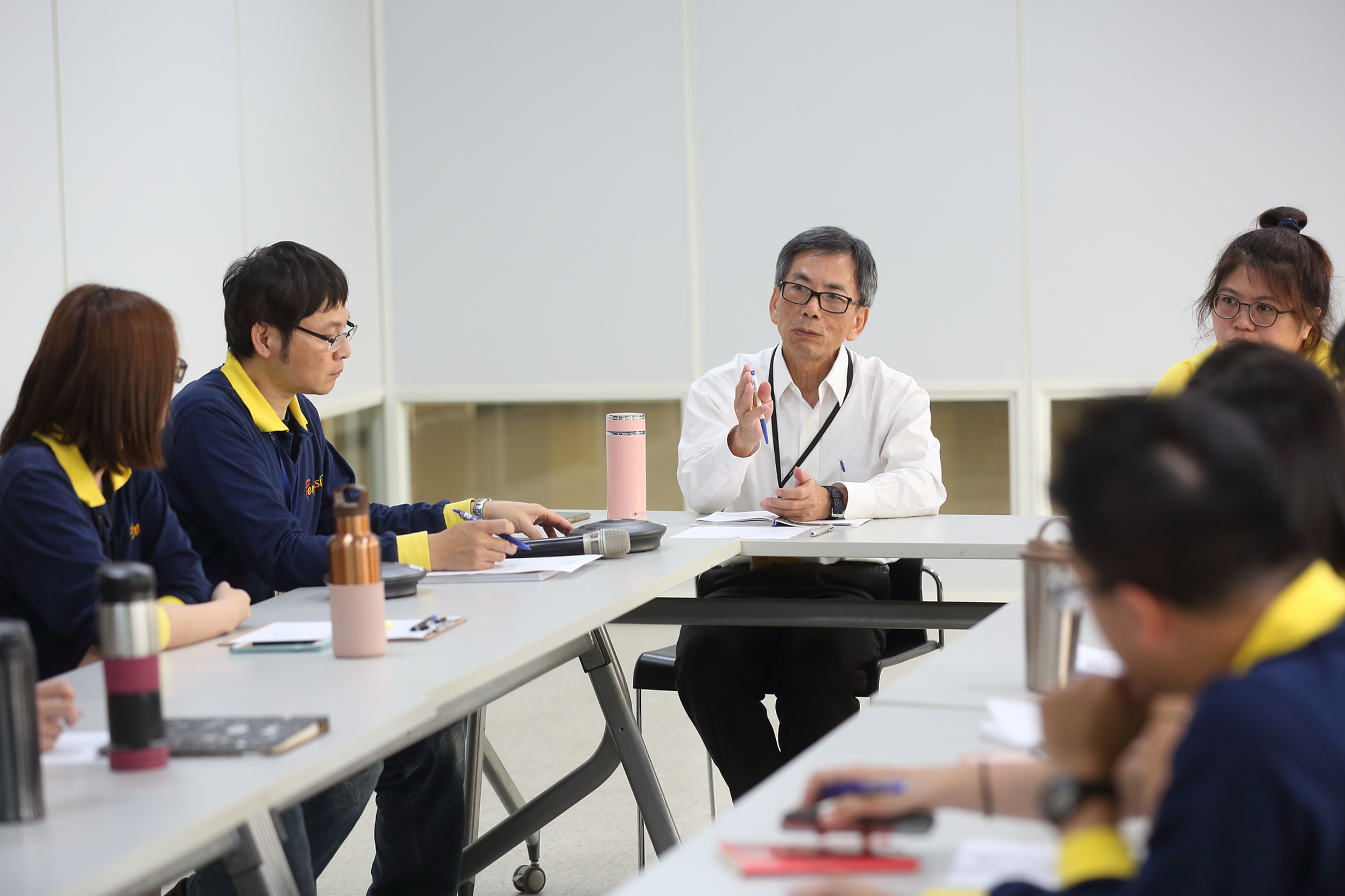 化工科畢業的廖憲平年輕時在飲料廠當品管，一天工作近18小時，一路拚到廠長。