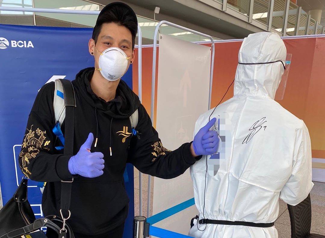 林書豪在IG分享隔離日常，更透露他最愛的隔離節目正是好友周杰倫所錄製的《周遊記》。（翻攝自林書豪IG）