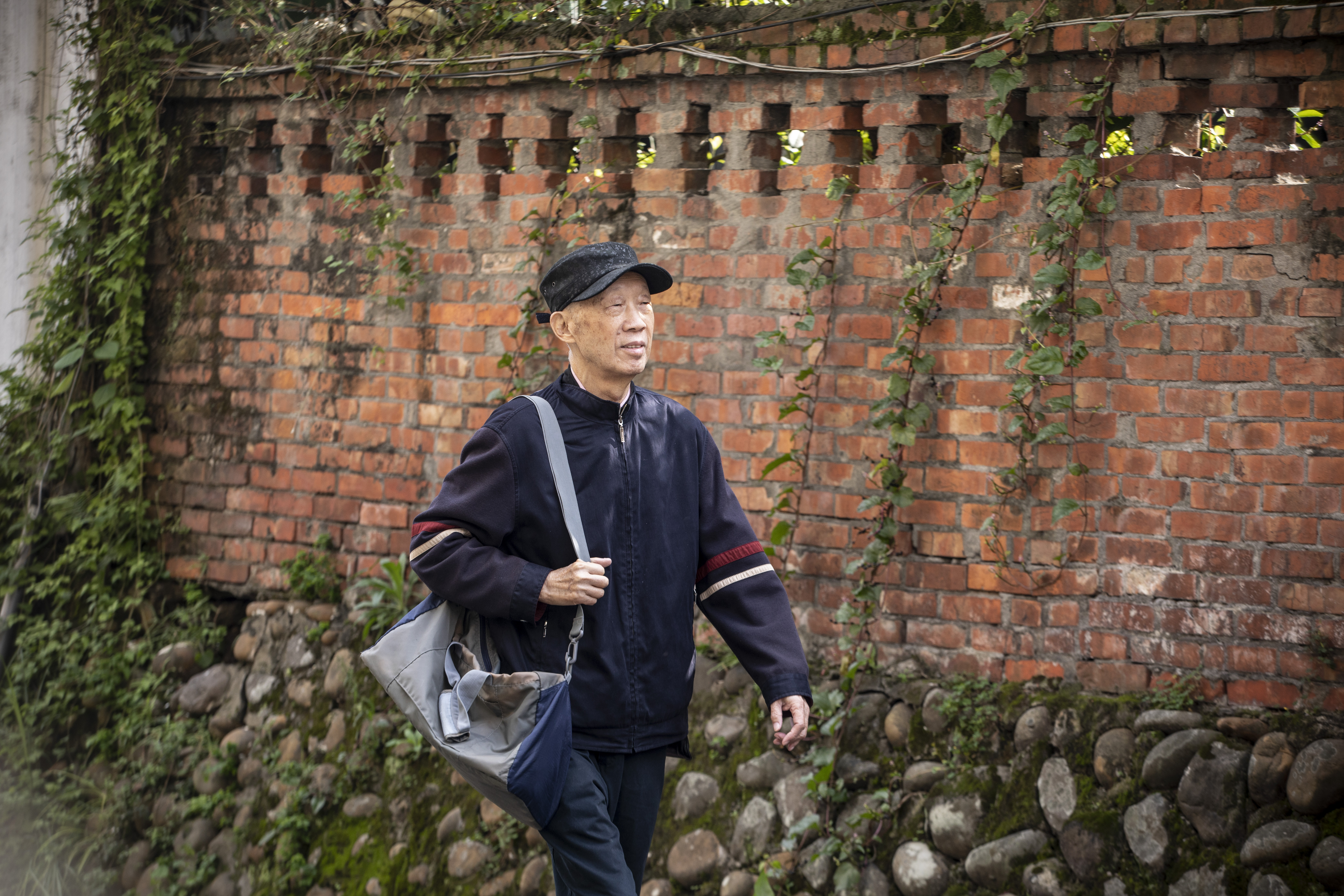 人在江湖，柳茂川稱自己不菸不酒不毒，一些兄弟的壞毛病都沒有。