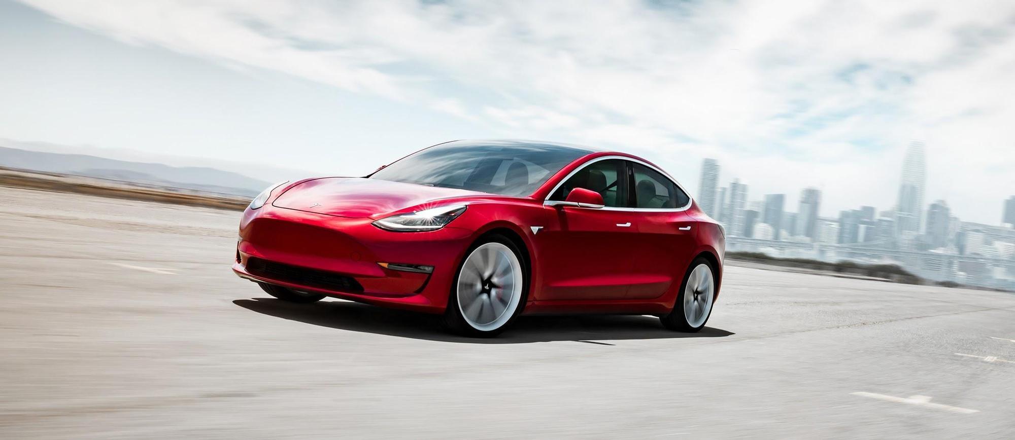 電動車霸主特斯拉,3月掛牌數高達1,500多台,光是平價款的Model 3就賣了超過1,200台,整體比去年同期增加14倍,也首度擠進台灣車市前10名。(特斯拉提供)