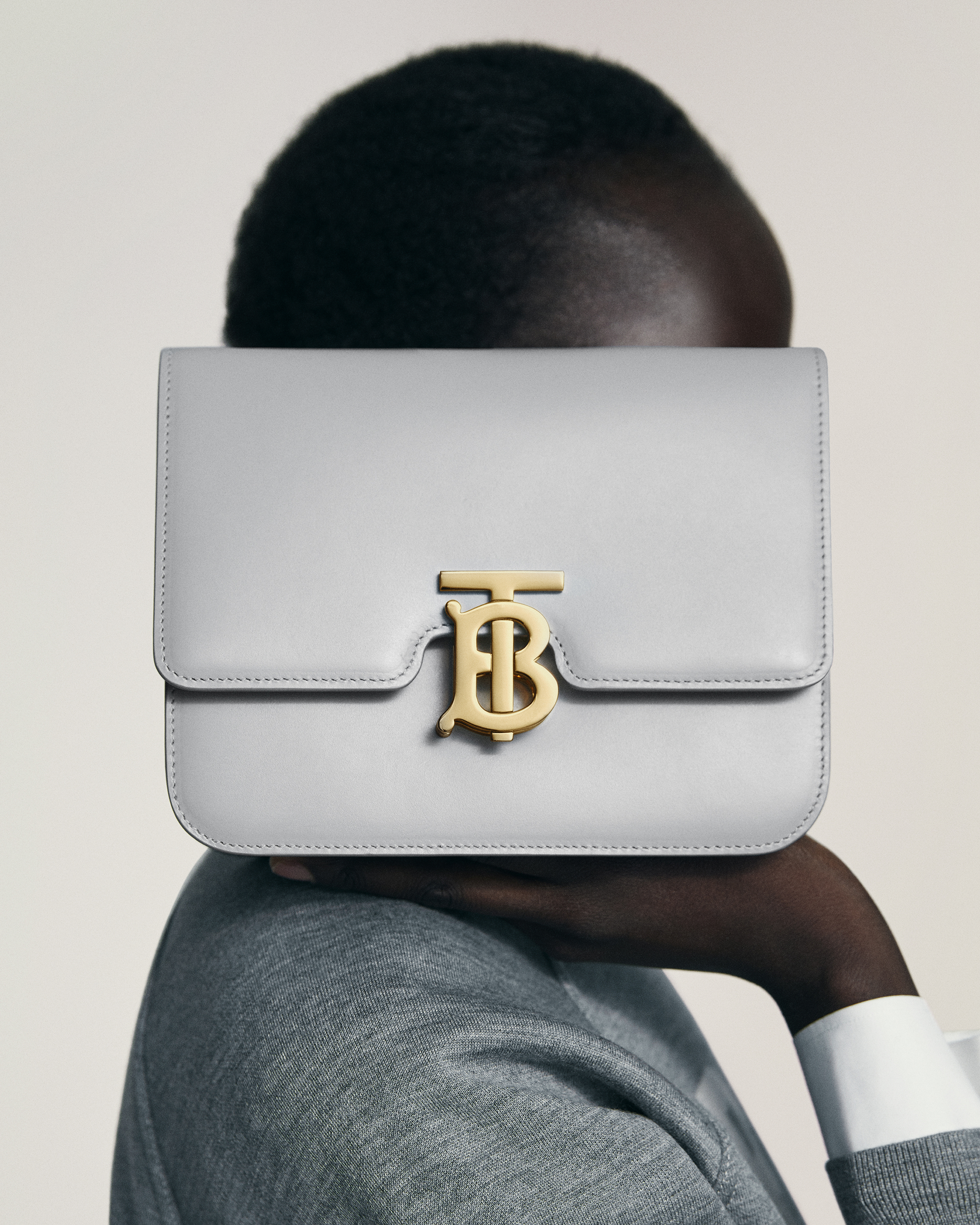 小型TB包款。NT$75,000（BURBERRY提供）