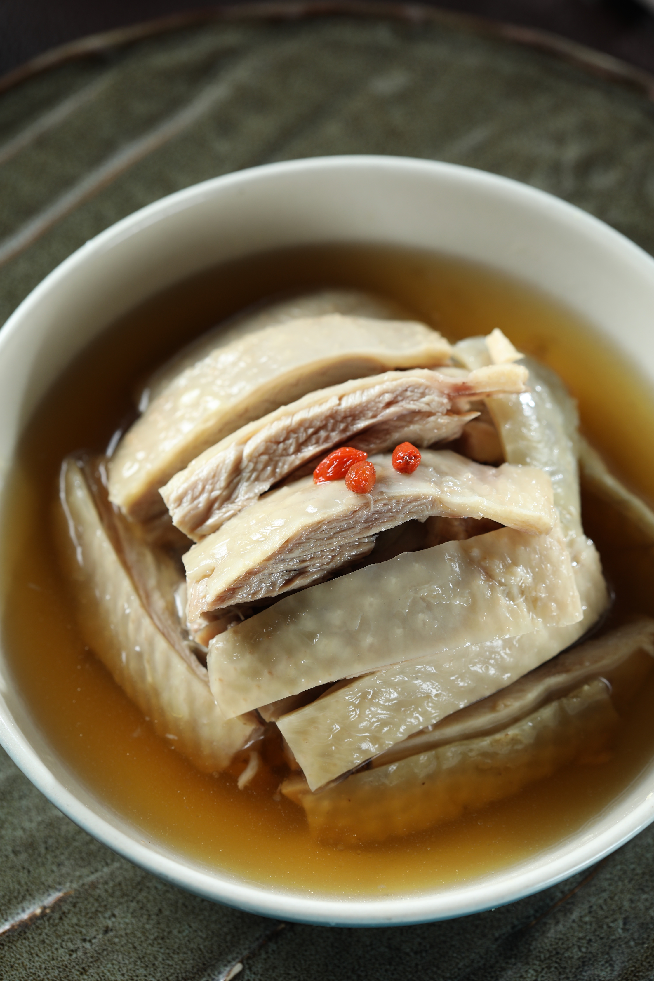 「花雕醉雞」酒香不猖狂，還有引人回味的淡淡中藥香。（380元／份）