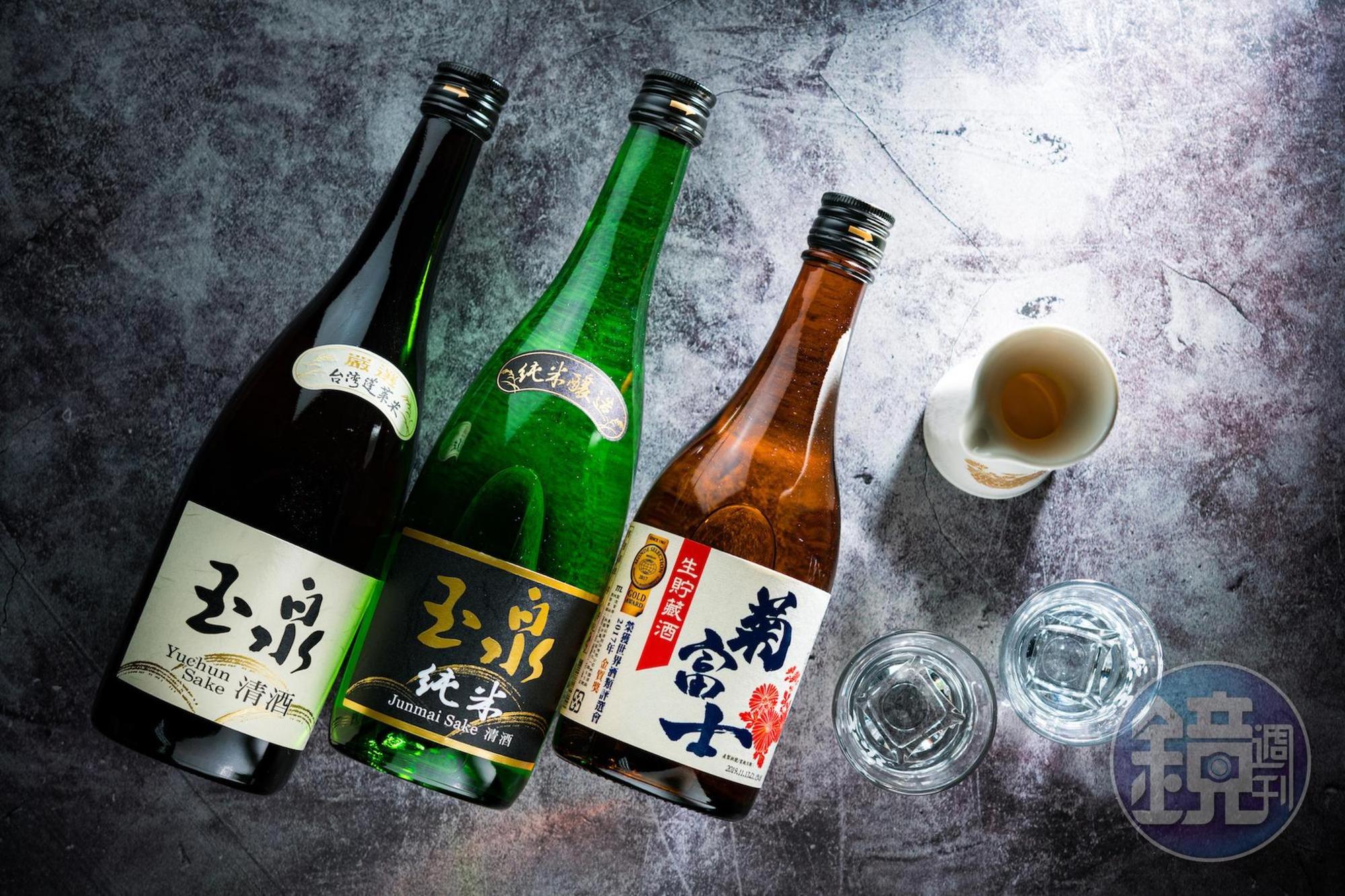 平價玉泉清酒系列歷經沿革，從清爽到芳醇皆有。（左至右為150元／瓶、200元／瓶、200元／瓶）