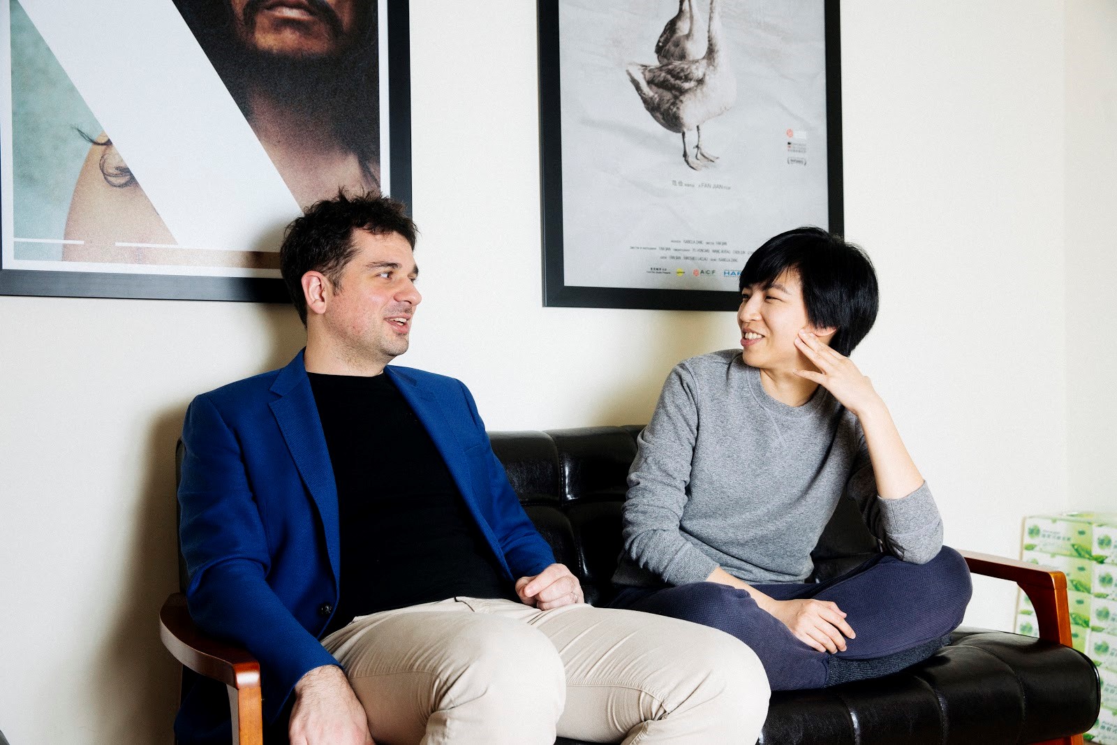 來自法國的剪輯師馬修（左）與台灣出生的製片王思靜，是影壇夫妻檔，合作過《山河故人》《枝繁葉茂》等片。