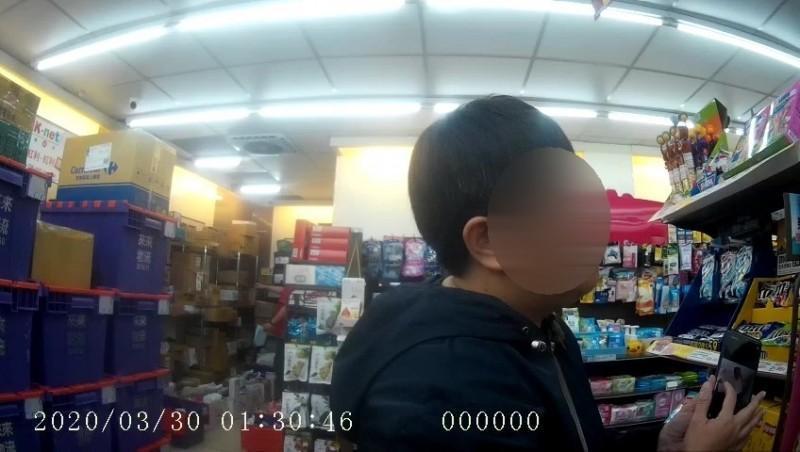 周女心有餘悸，擔心對方報復。（讀者提供）