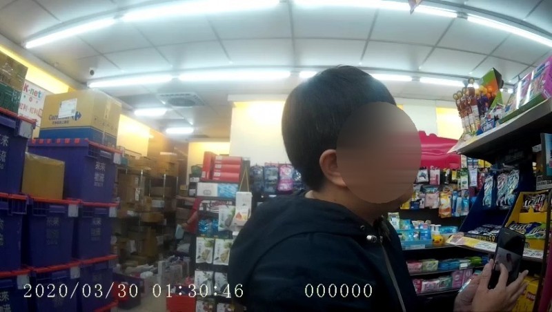 周女心有餘悸，擔心對方報復。（讀者提供）