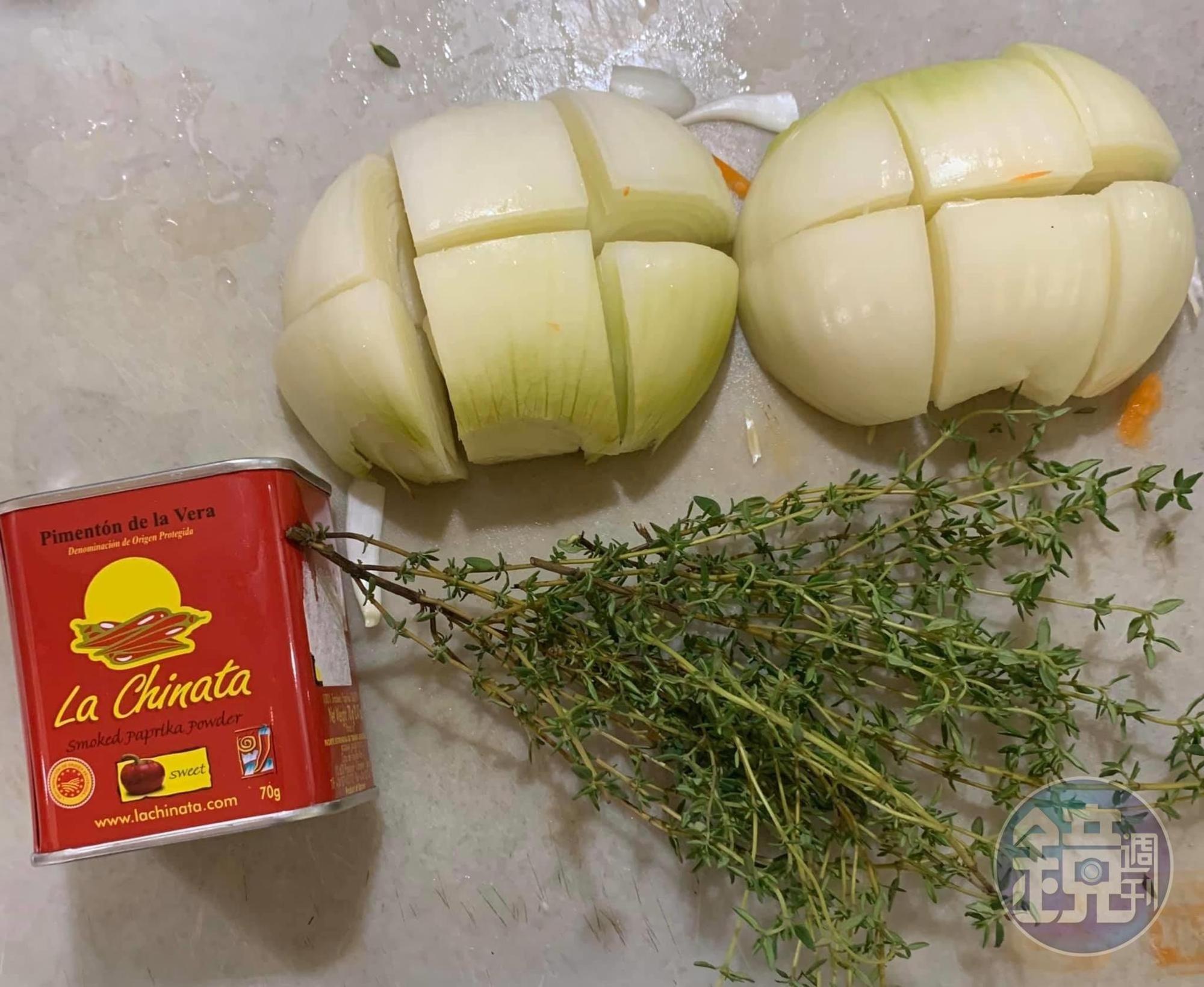 如果買不到新鮮的百里香枝，也可以用乾燥的百里香取代。紅椒粉一定要買歐洲進口的，西班牙或匈牙利的都可以。