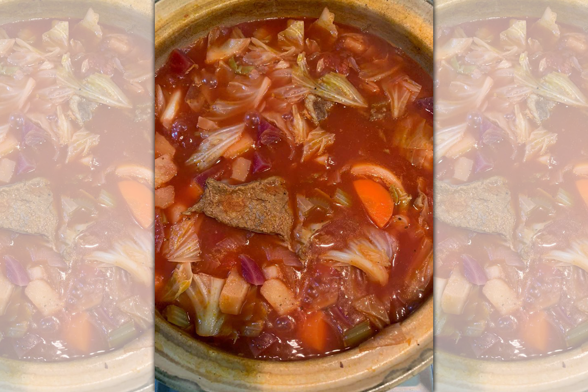 「烏克蘭羅宋湯」是最適合春初享用的暖胃料理，做法簡單，燉到火候適當，便能享受這一鍋濃郁的美味。