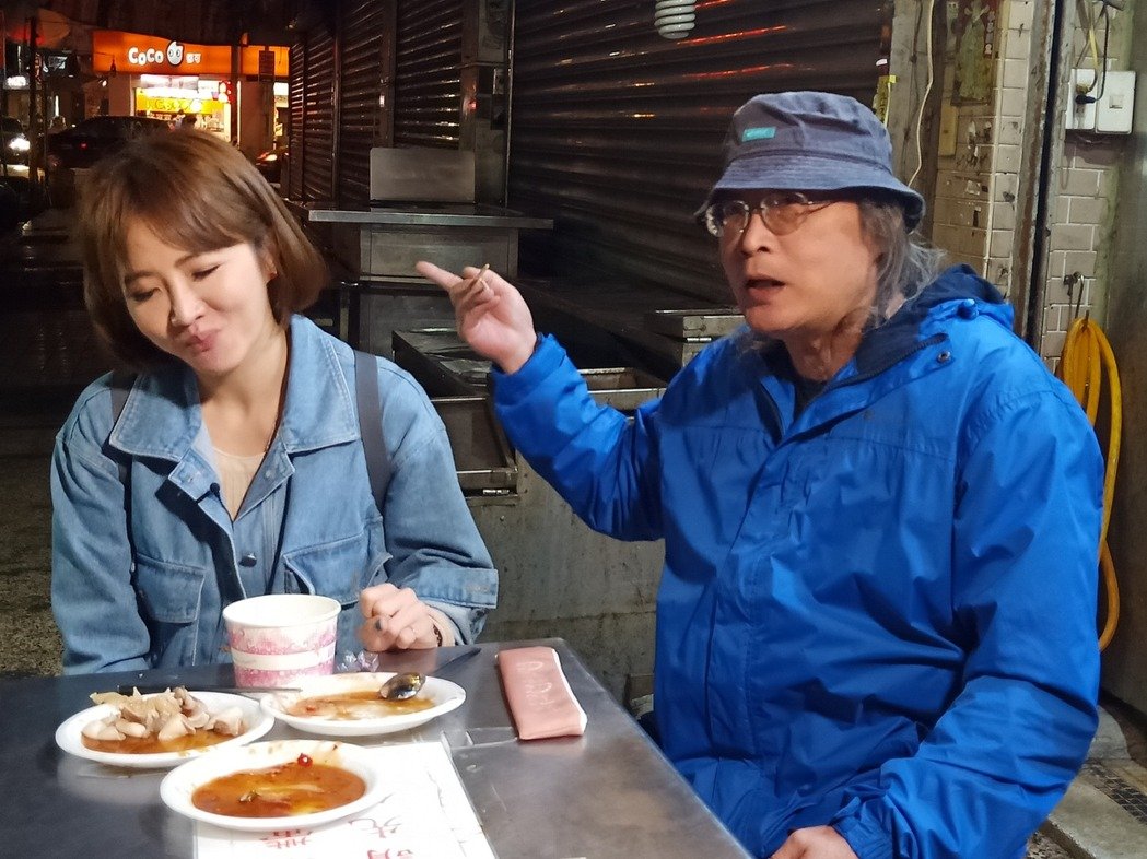 謝忻上節目邀請爸爸一起出鏡，反被爸爸噹「自己要檢討」。（三立提供）