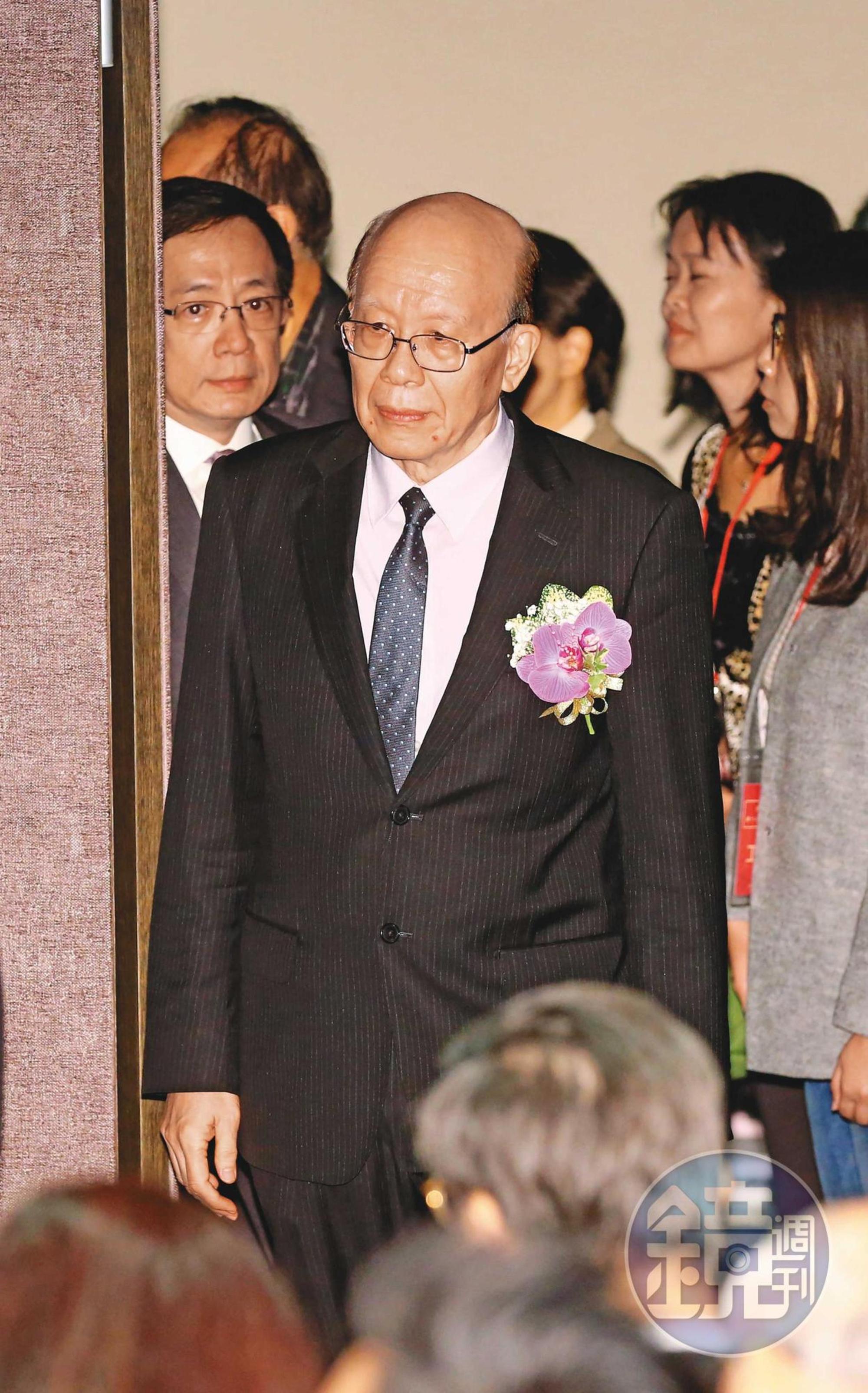 前台大校長李嗣涔誤信詐欺慣犯的騙局，間接淪為吸金工具。