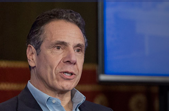 紐約州長古莫主持每日例行的疫情記者簡報。（網路截圖：New York State官網）