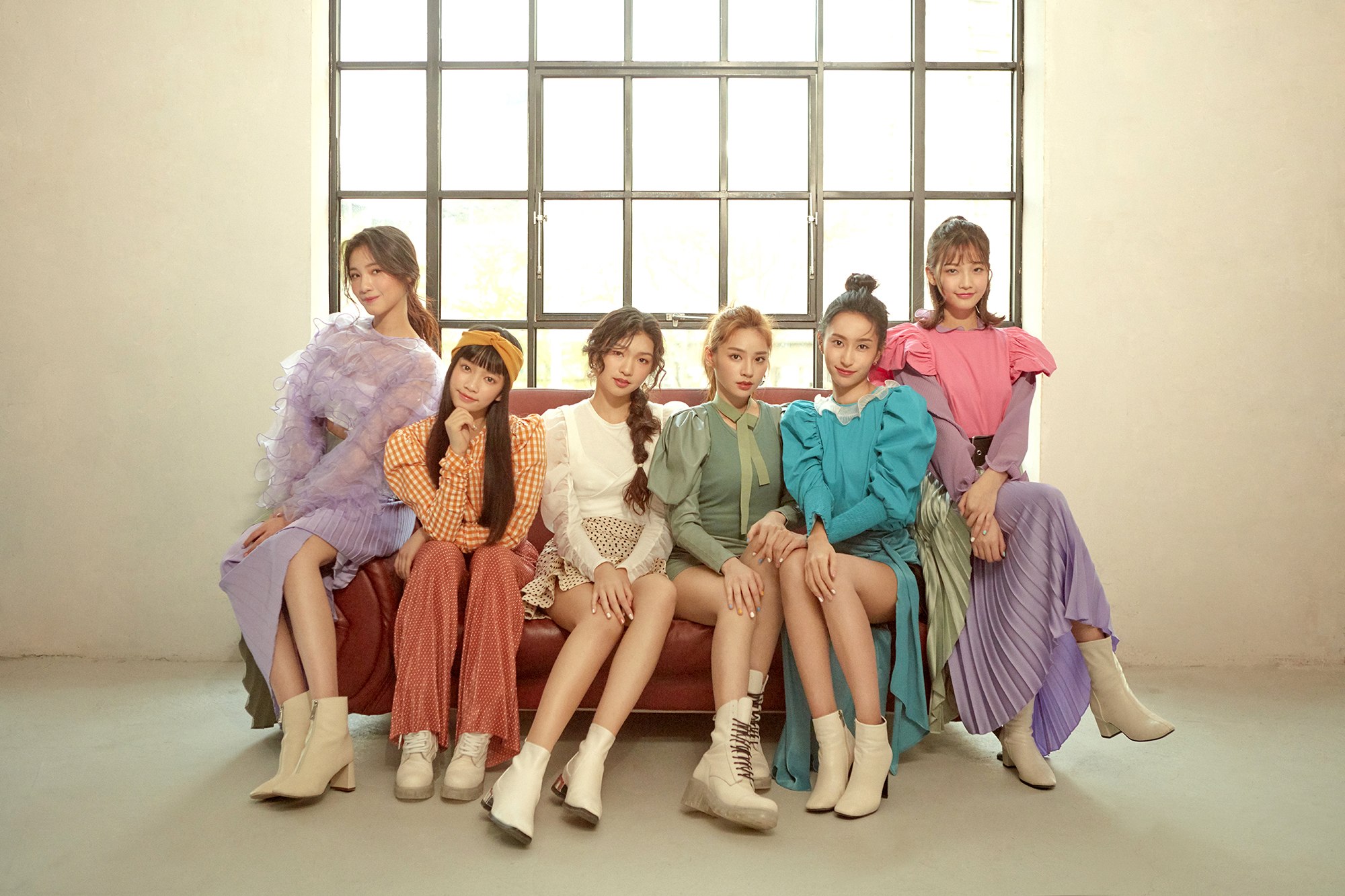 全新女團「PER6IX」平均年齡18歲，個個展現輕漾魅力。（喜歡音樂提供）