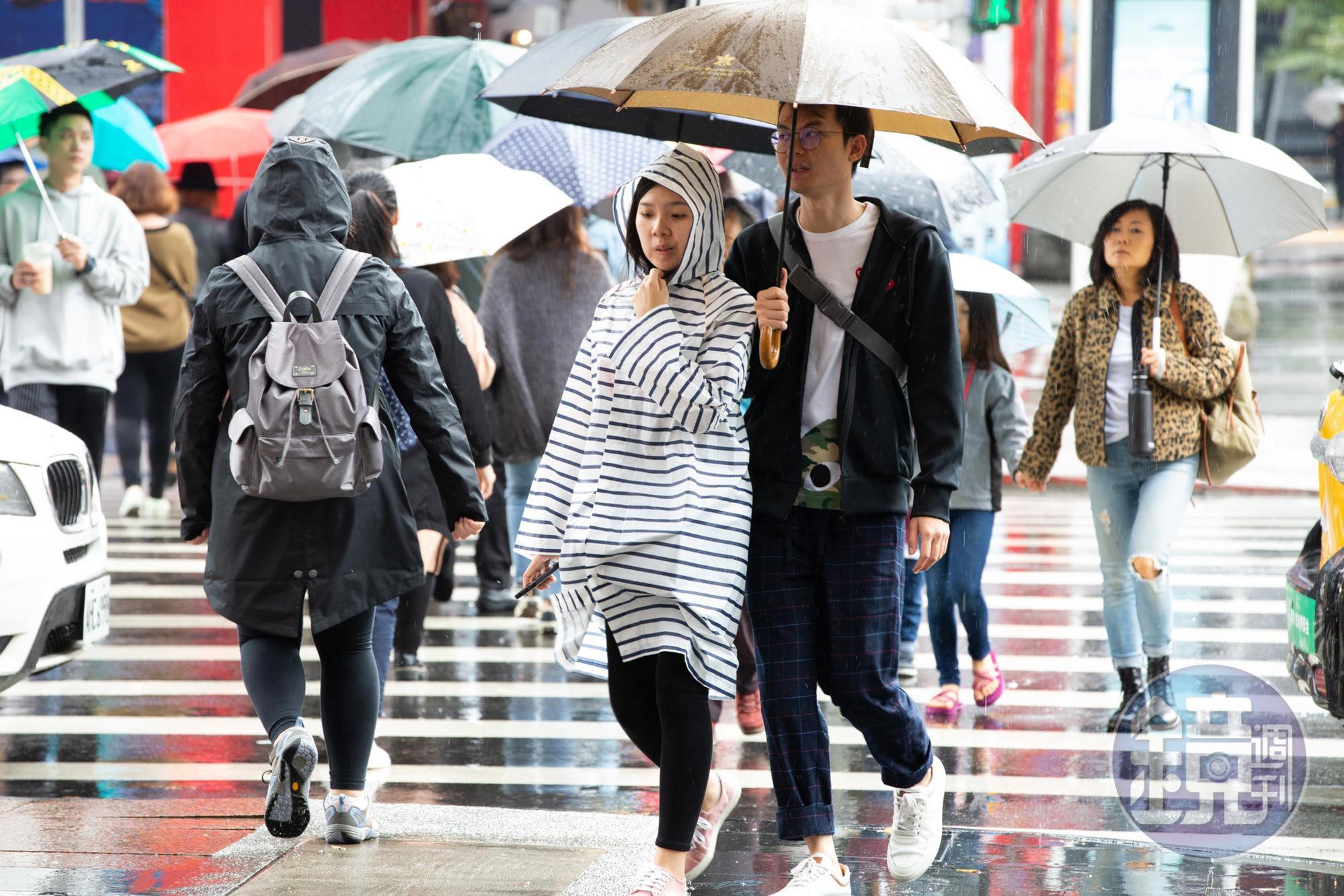 氣象局預估,這波降雨將持續到7日清晨,白天起雨勢漸緩。