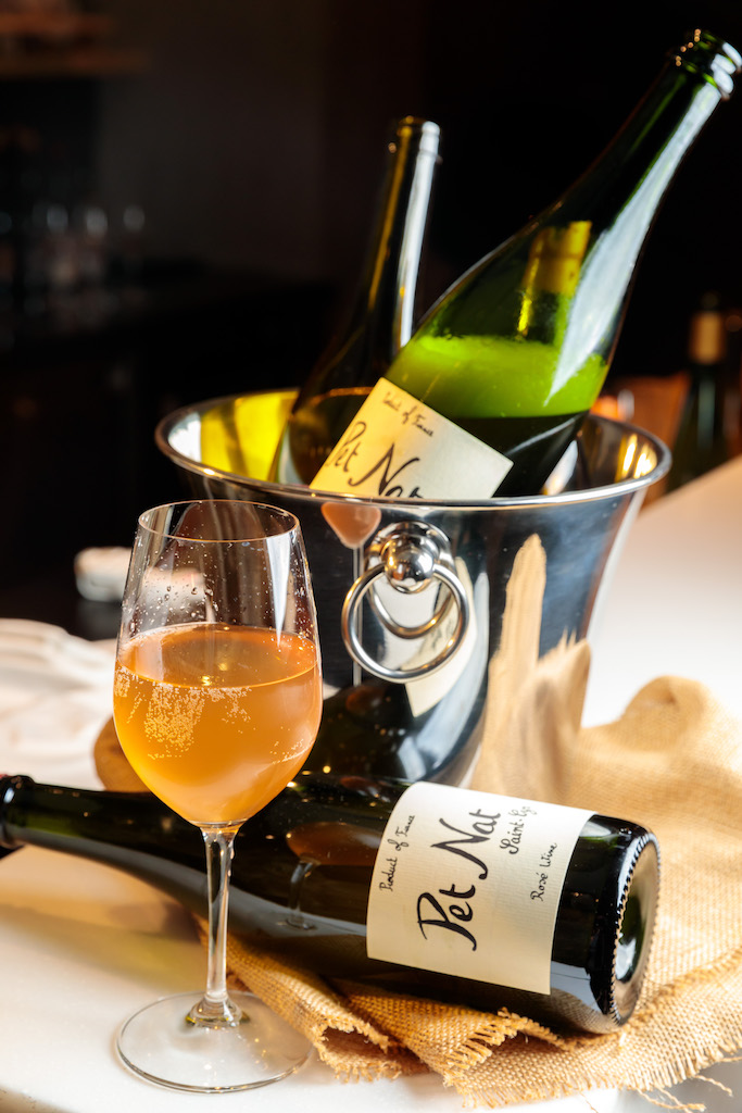 未過濾氣泡酒「Domaine Saint Cyr “Pet Nat”, Beaujolais, France 」帶蘋果、桃子的果汁感，清新好喝。（1,400元／瓶）