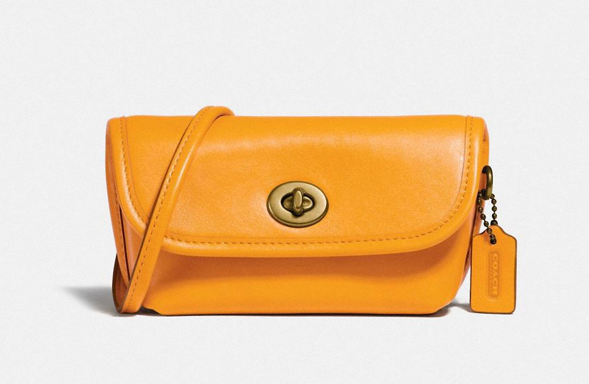 Originals Turnlock Flare腰包，NT$9,900。（COACH提供）