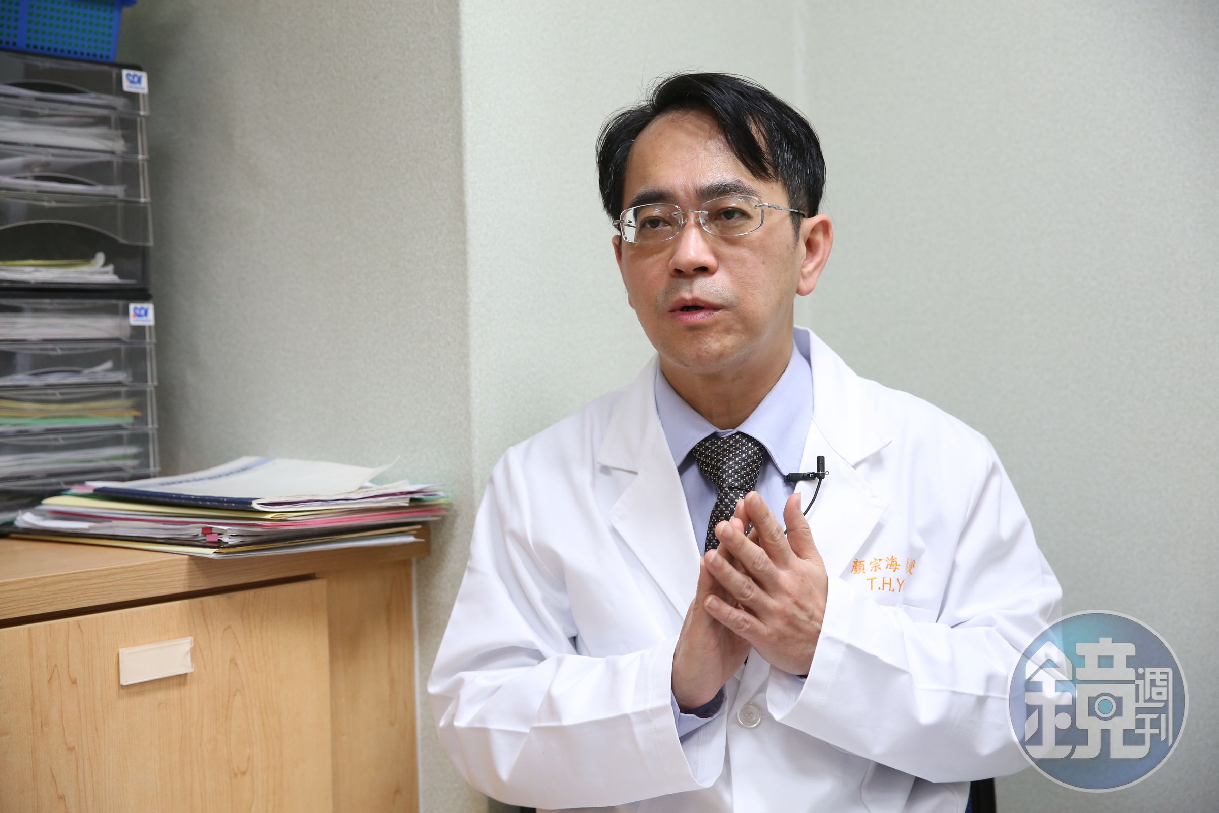 食品安全及毒物專家、長庚醫院腎臟科醫師顏宗海建議若要蒸口罩，建議分2個電鍋較安全，圖為資料照。