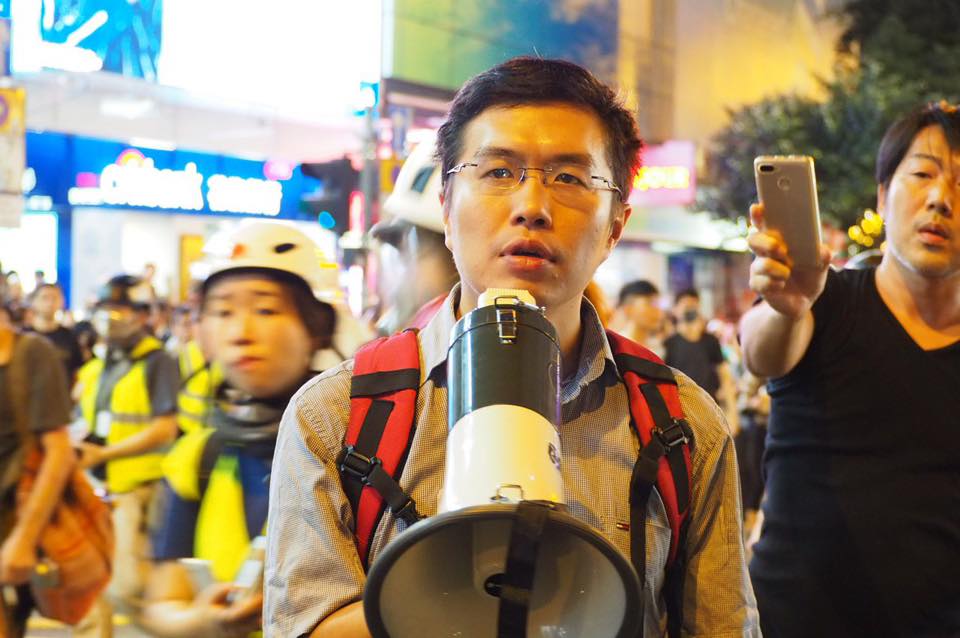 香港前議員區諾軒被指控，在反送中抗議行動中襲擊警方。（翻攝自區諾軒 Au Nok-hin臉書）