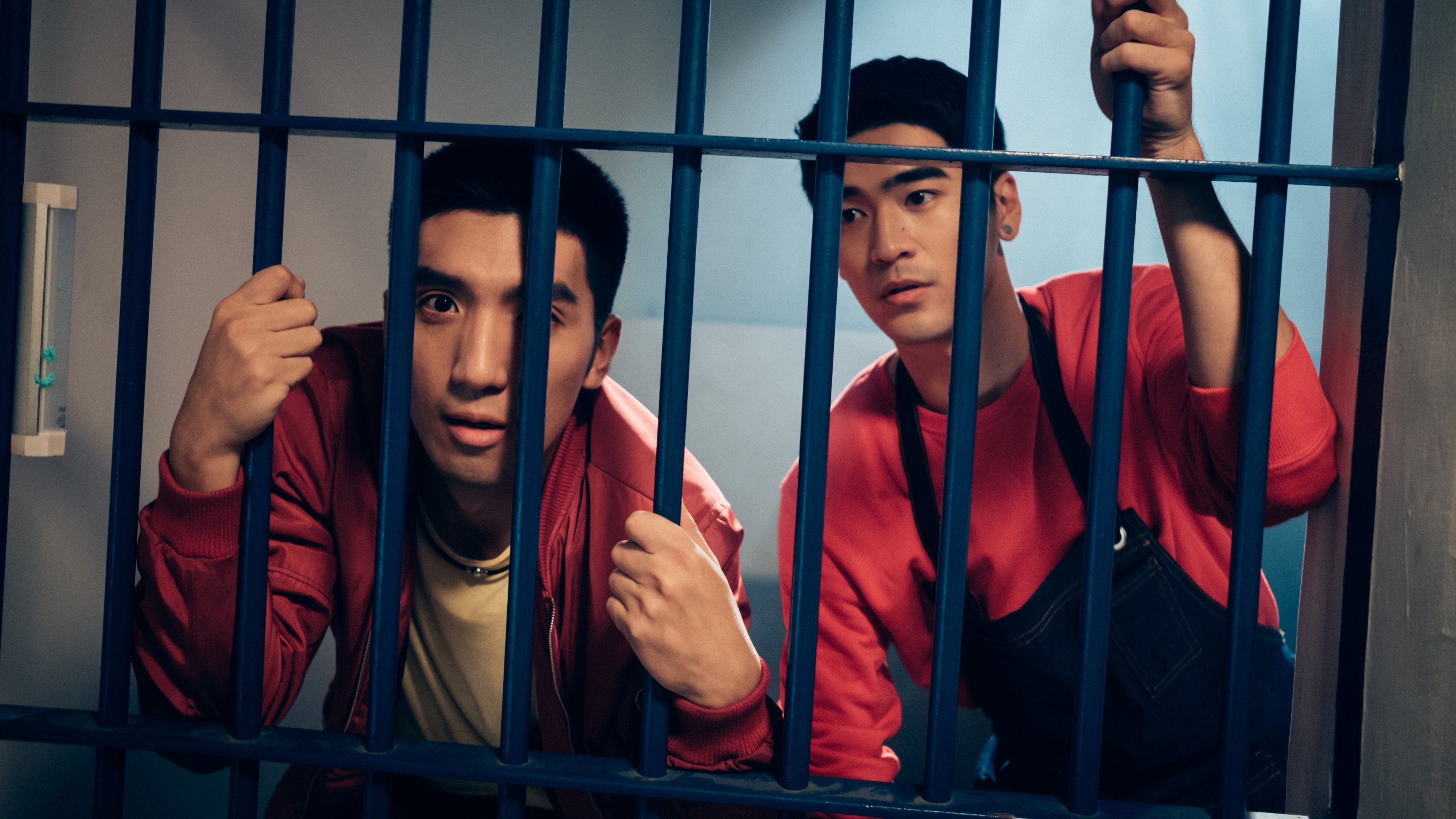 從小都跟女生一起玩耍長大的涂善存（右）及原騰（左），在新片演出手足情深的兄弟，兩人直呼是大考驗。（滿滿額提供）