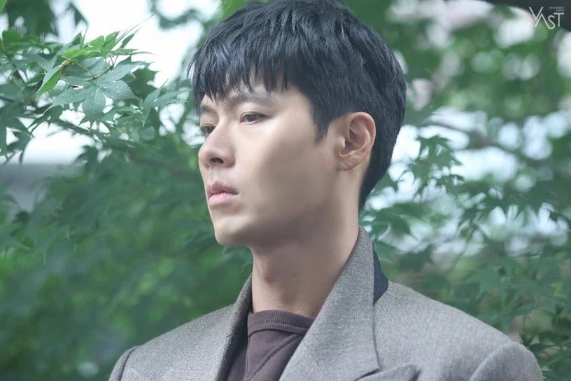 玄彬從學生時期就因長得帥．被封為「江南區傳奇」。（翻攝自VAST官網）