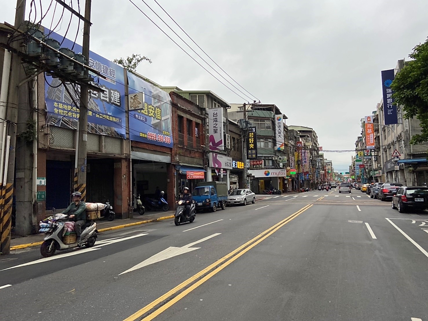 安信鎖定台北市大同區整排連棟「逾50年以上之高齡透天老宅」，為危老重建首推的核心區。（安信建經提供）