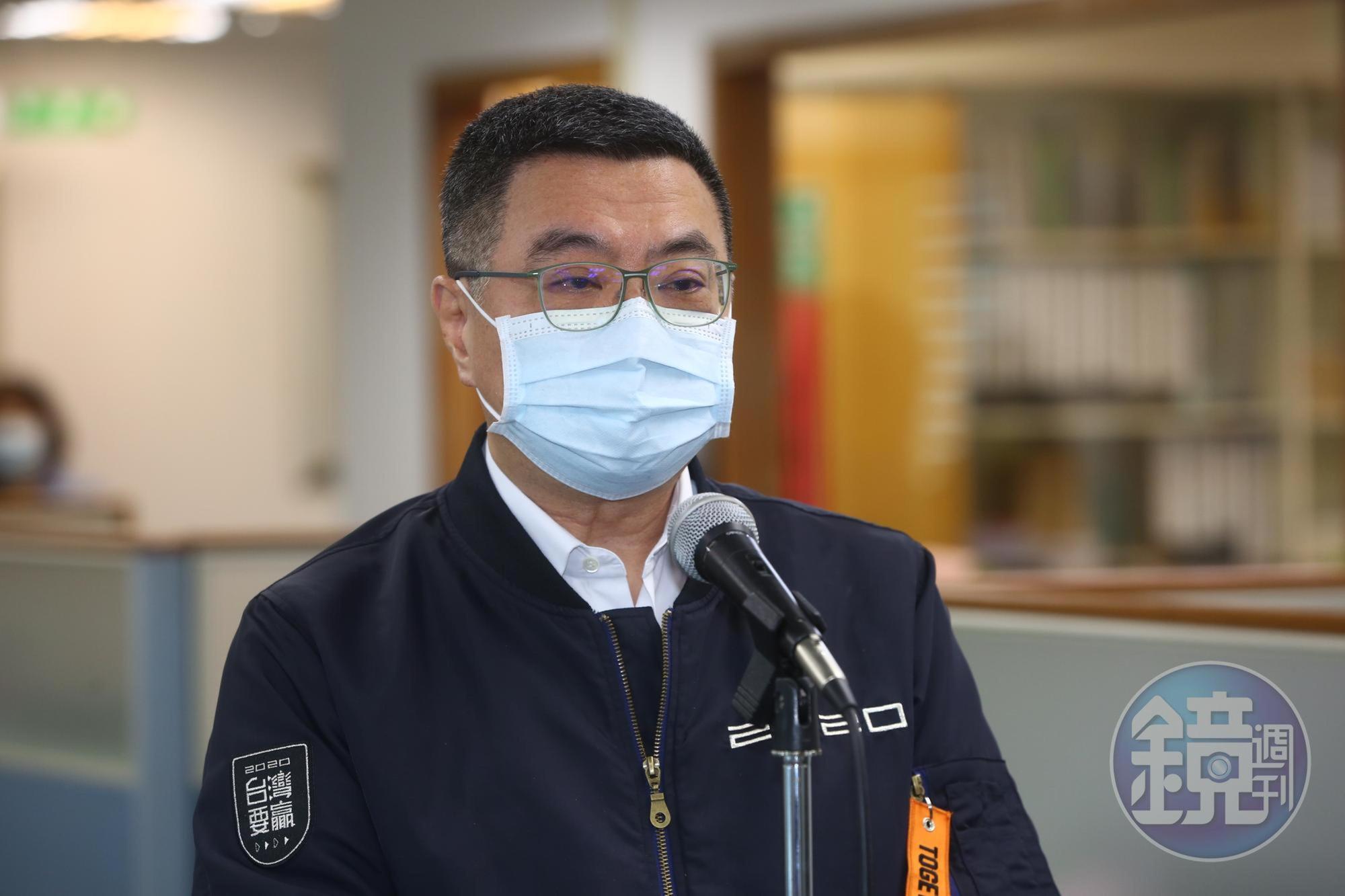 民進黨主席卓榮泰今戴著口罩受訪。