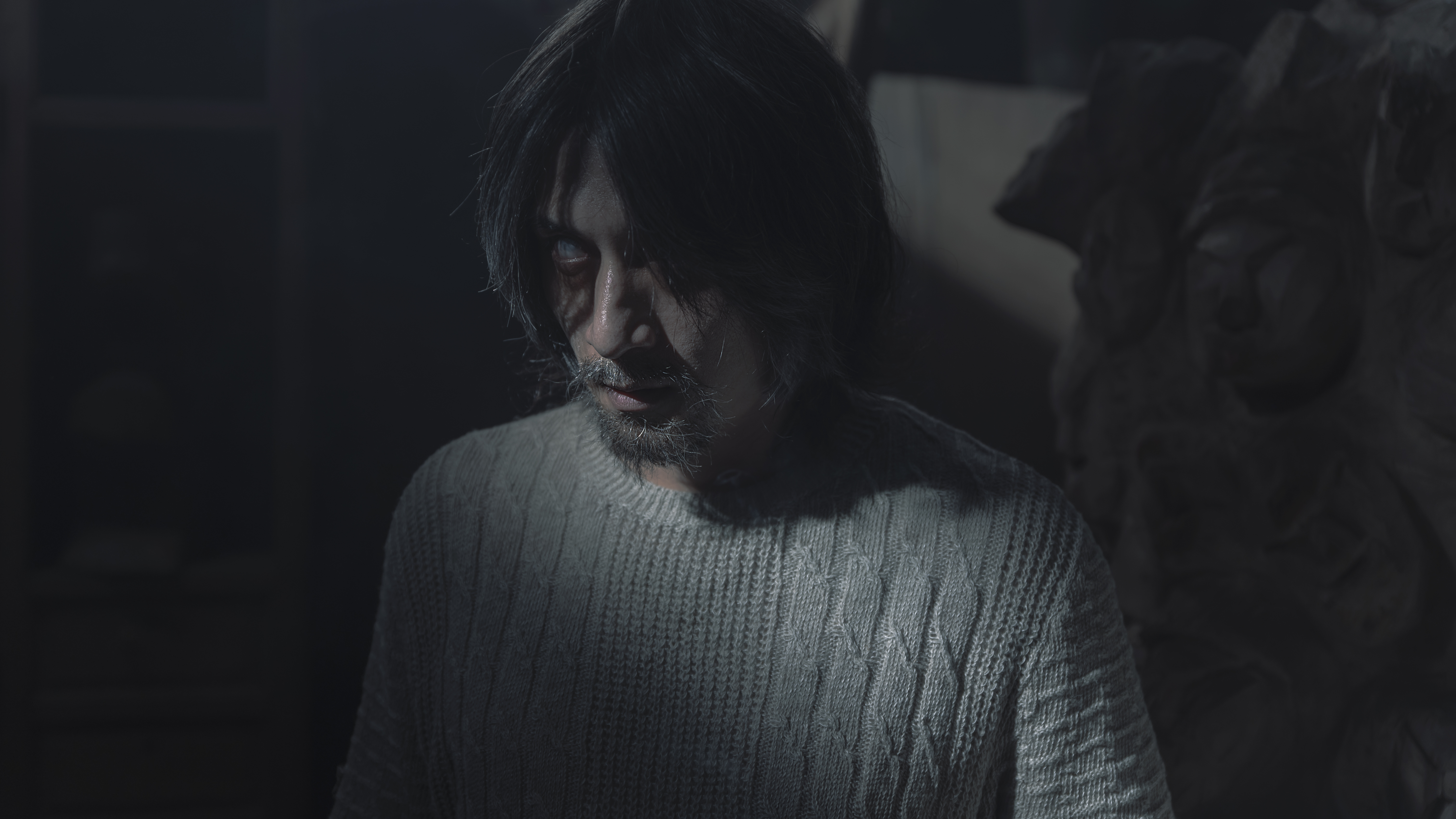 鄭人碩挑戰演出雙胞胎兄弟,還要戴上特殊隱形眼鏡詮釋盲人角色。(Netflix提供)