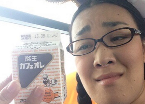 女諧星白鳥久美子中了新冠肺炎。（翻攝https://wadai7.com）